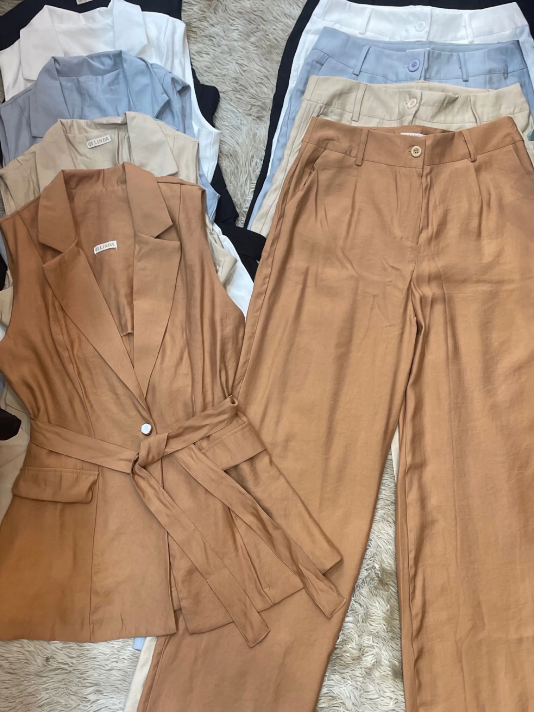 Conjunto de colete longo e pantalona de marrant