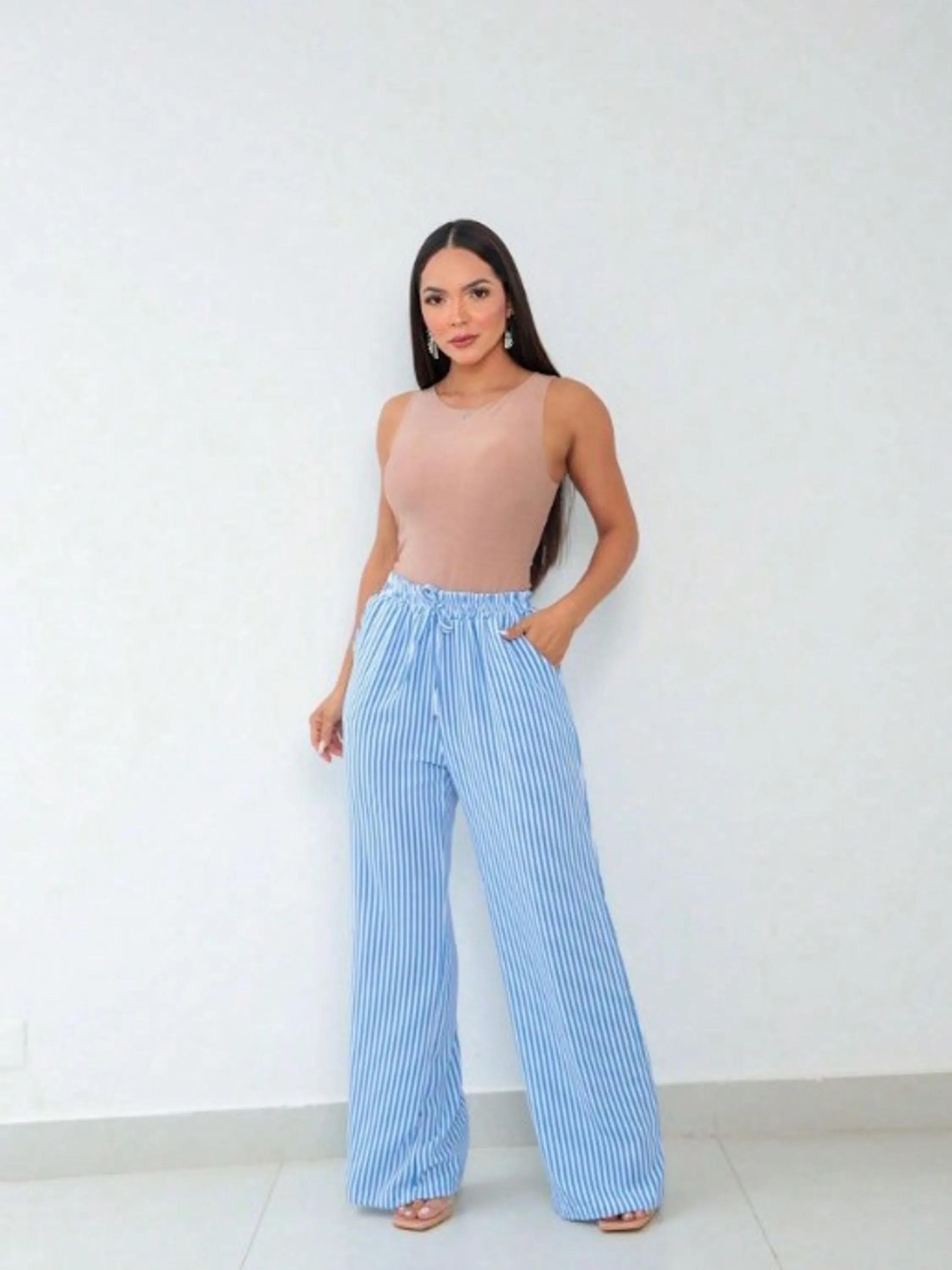 Calça pantalona listrada Wide Leg elastico com bolsos