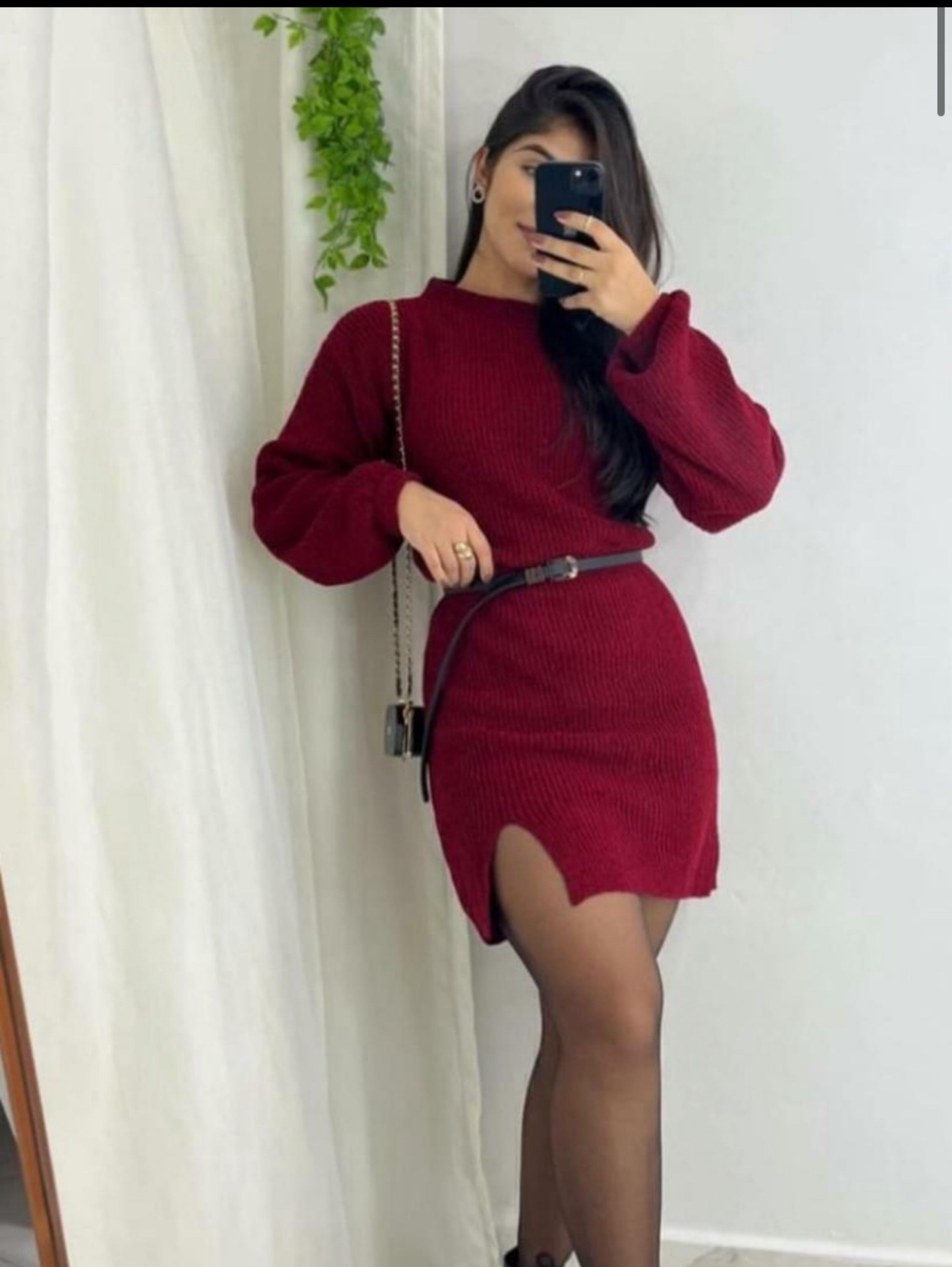 Vestido em trico mousse com fenda