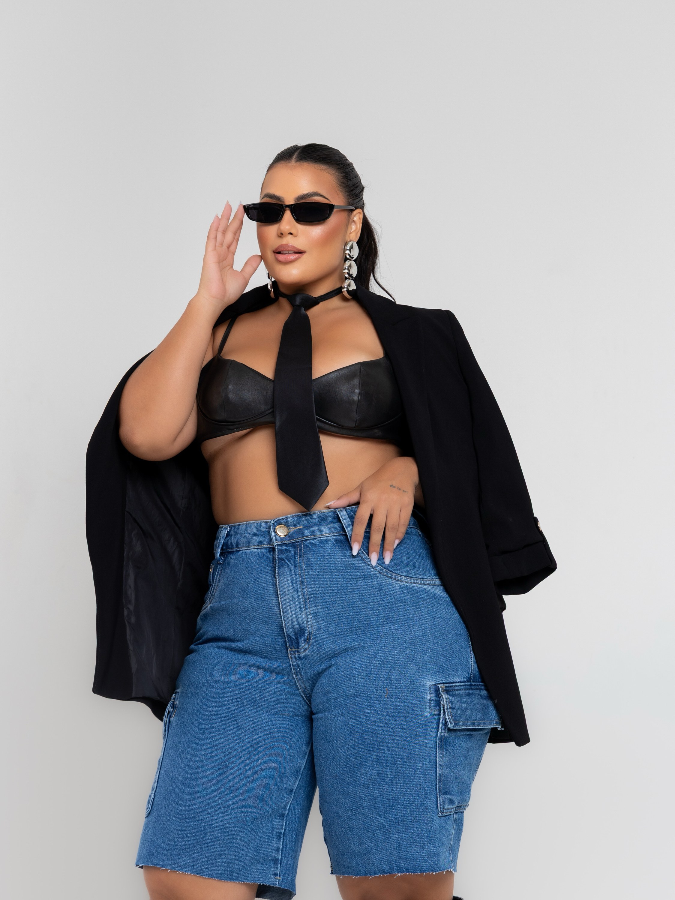 Bermuda Plus Size Bolsos Cargos Funcionais Barrinha Fio