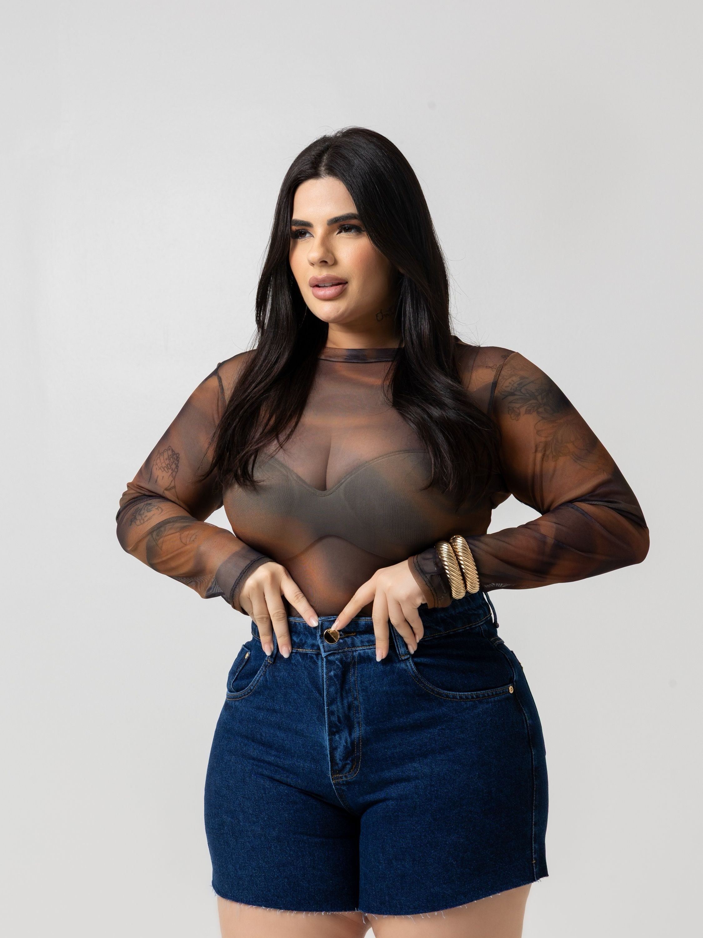 SHORT JEANS PLUS SIZE MÉDIO BÁSICO