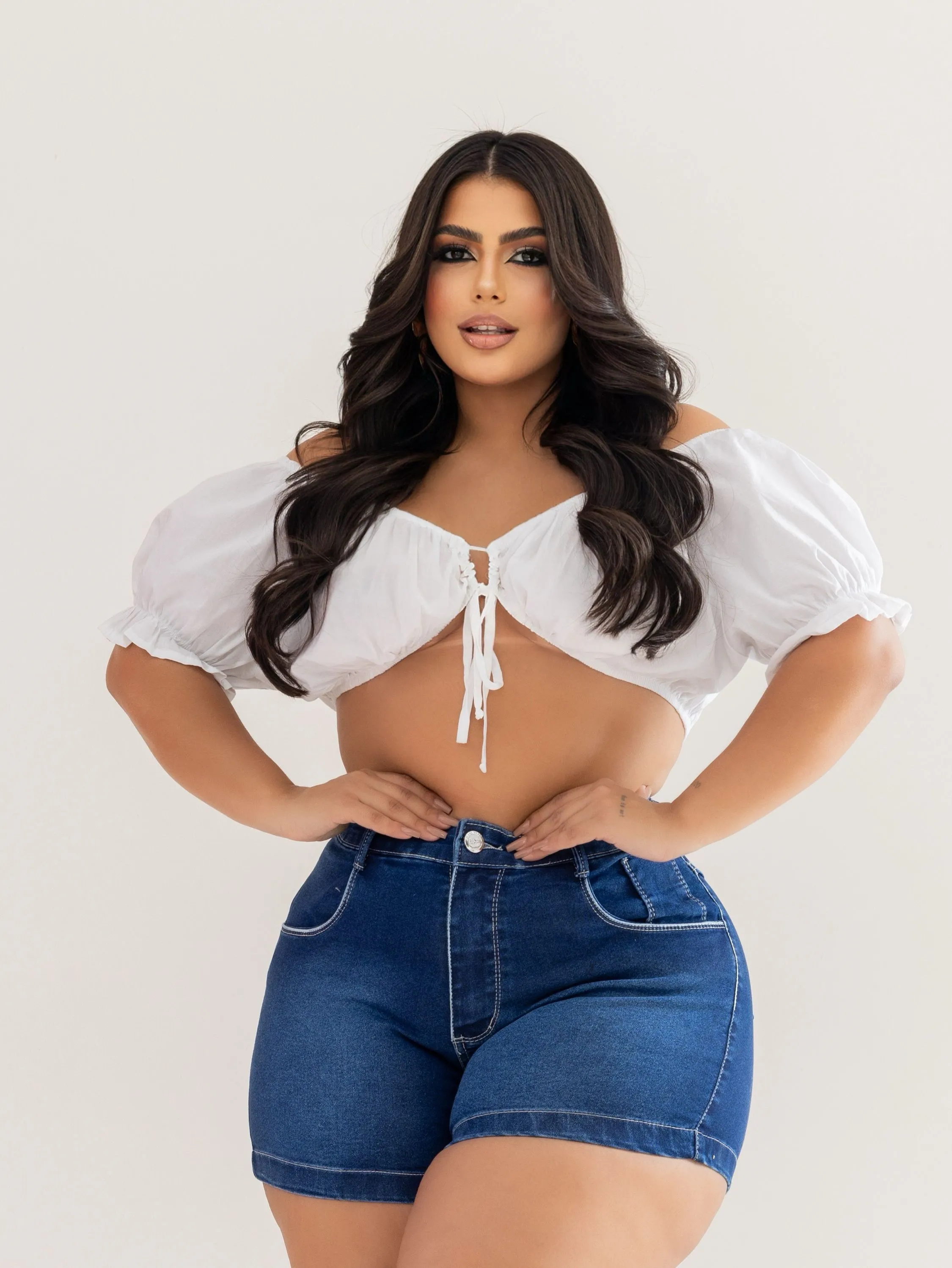 SHORT JEANS PLUS SIZE CONTORNO BRANCO