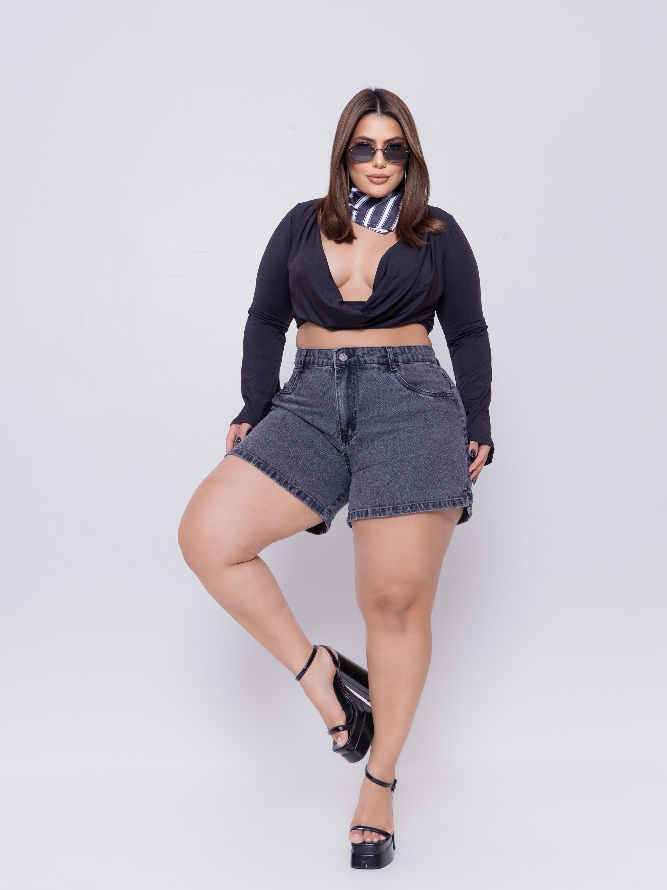 SHORT JEANS PLUS SIZE PRETO MARMORIZADO