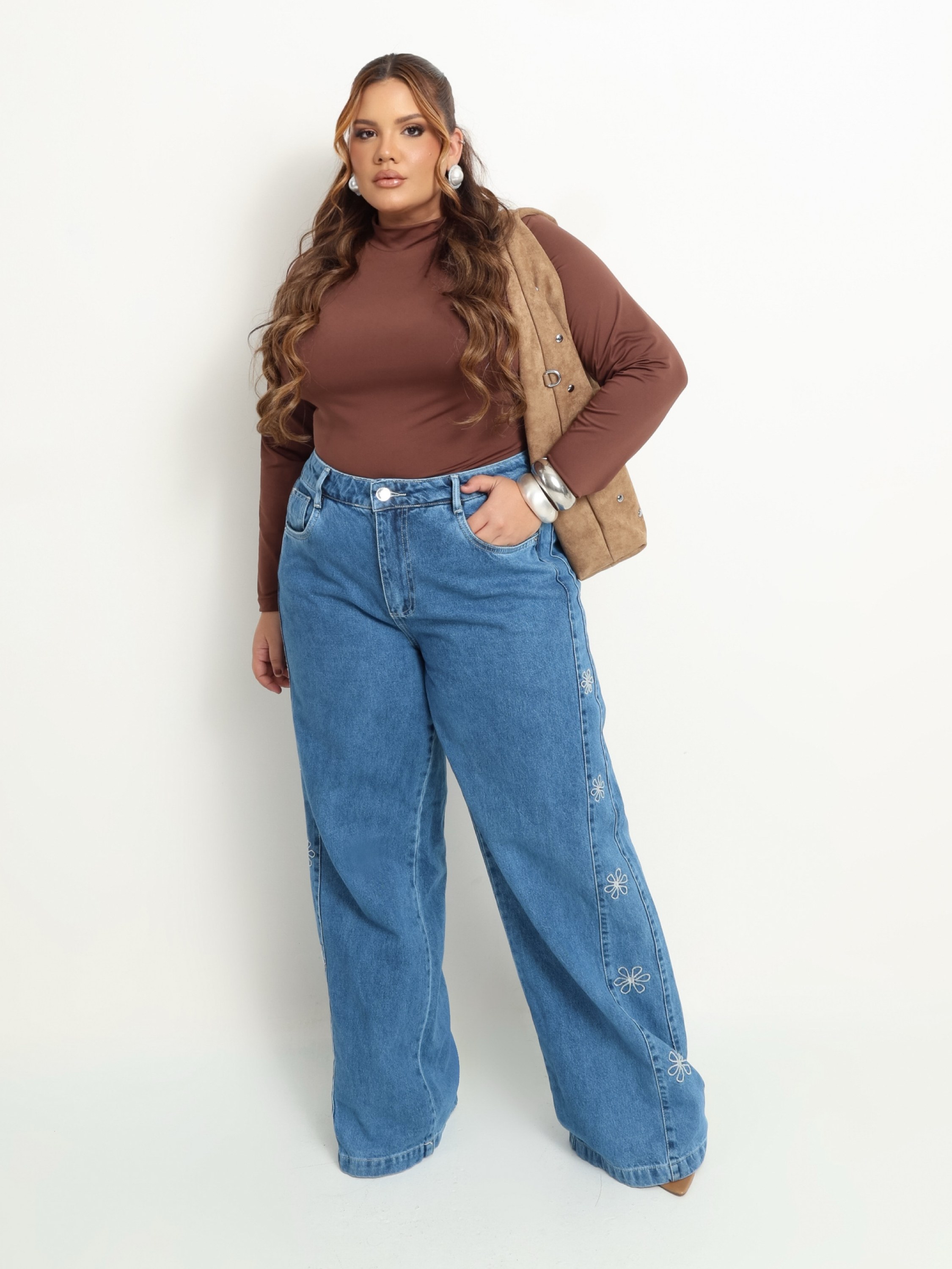 CALÇA JEANS PLUS SIZE FEMININA WIDE LEG BORDADA