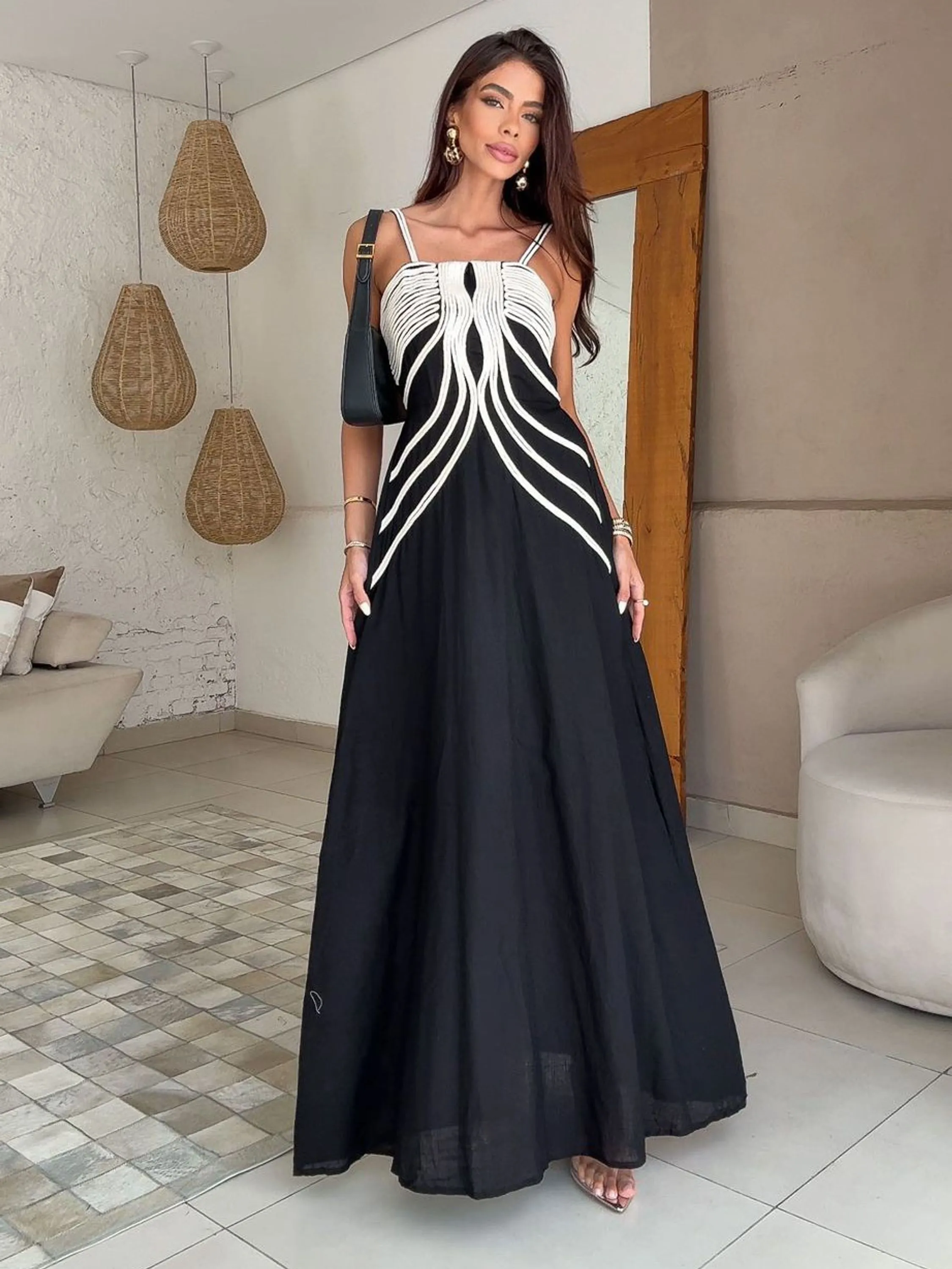 Vestido longo Isadora com bordado e alto-Relevo