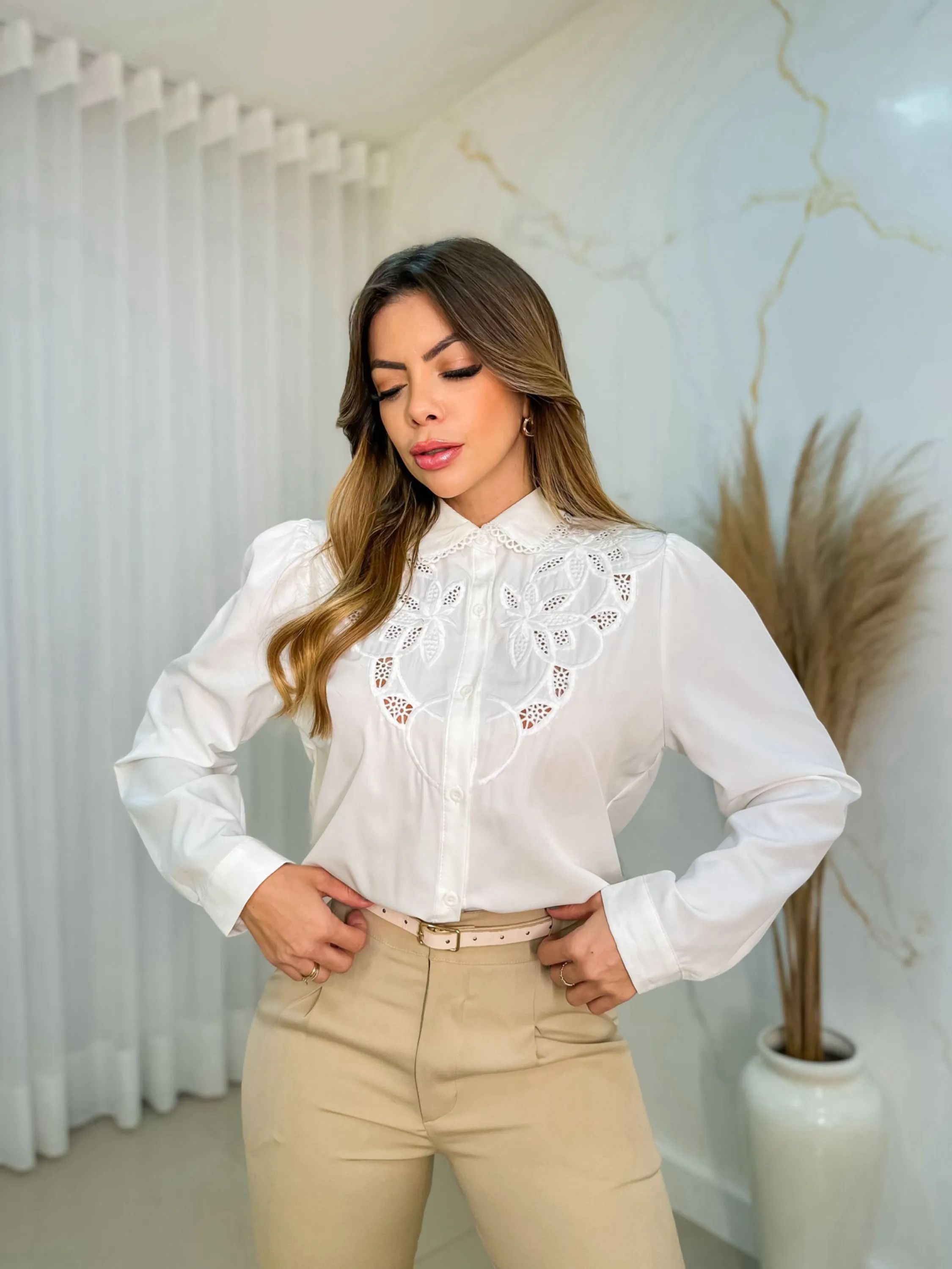 Camisa manga longa bordado lisa com botão feminina cod -D1956 Le Serein Fashion Stone