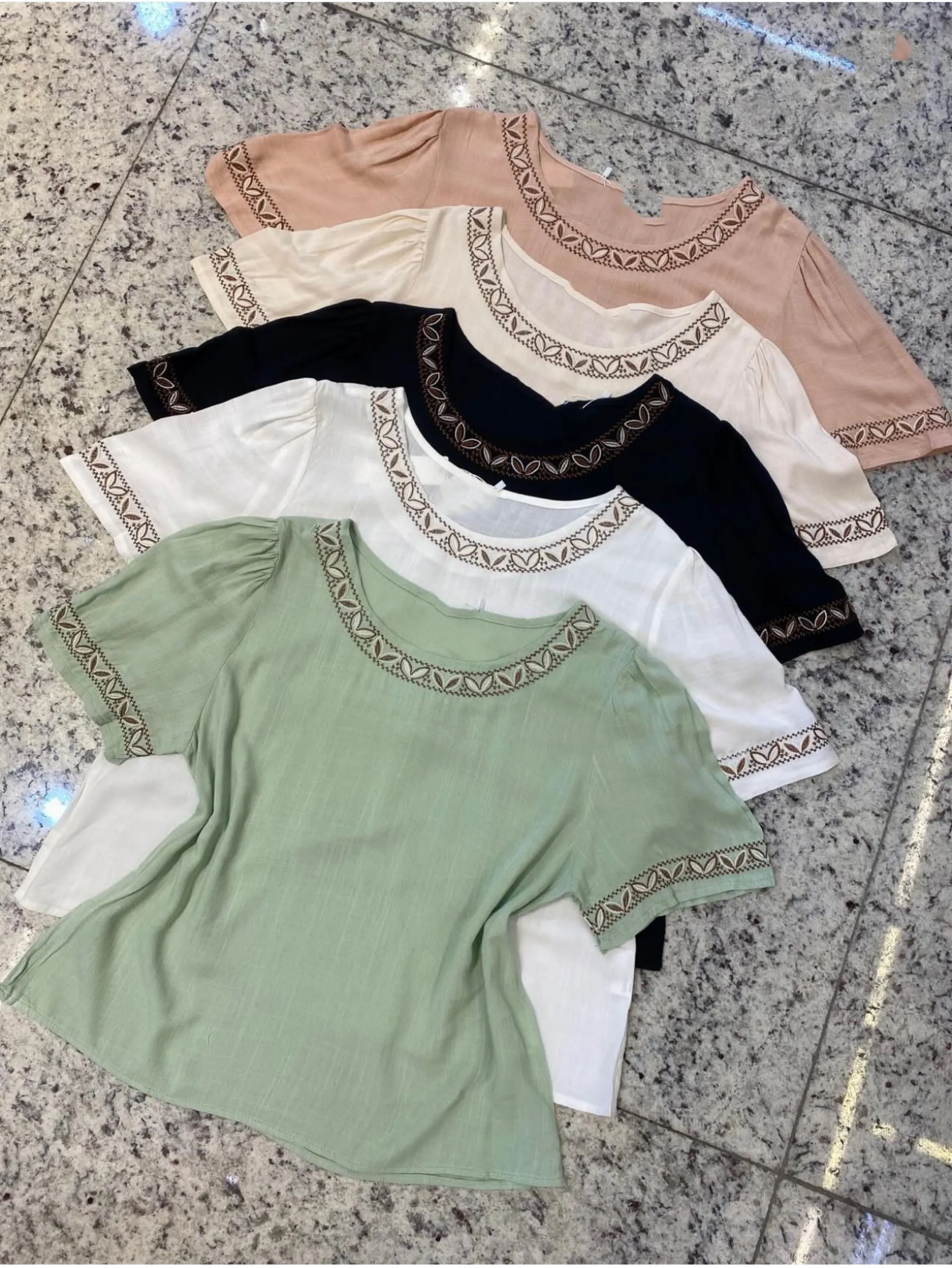 Blusa com bordado feminina Enzo