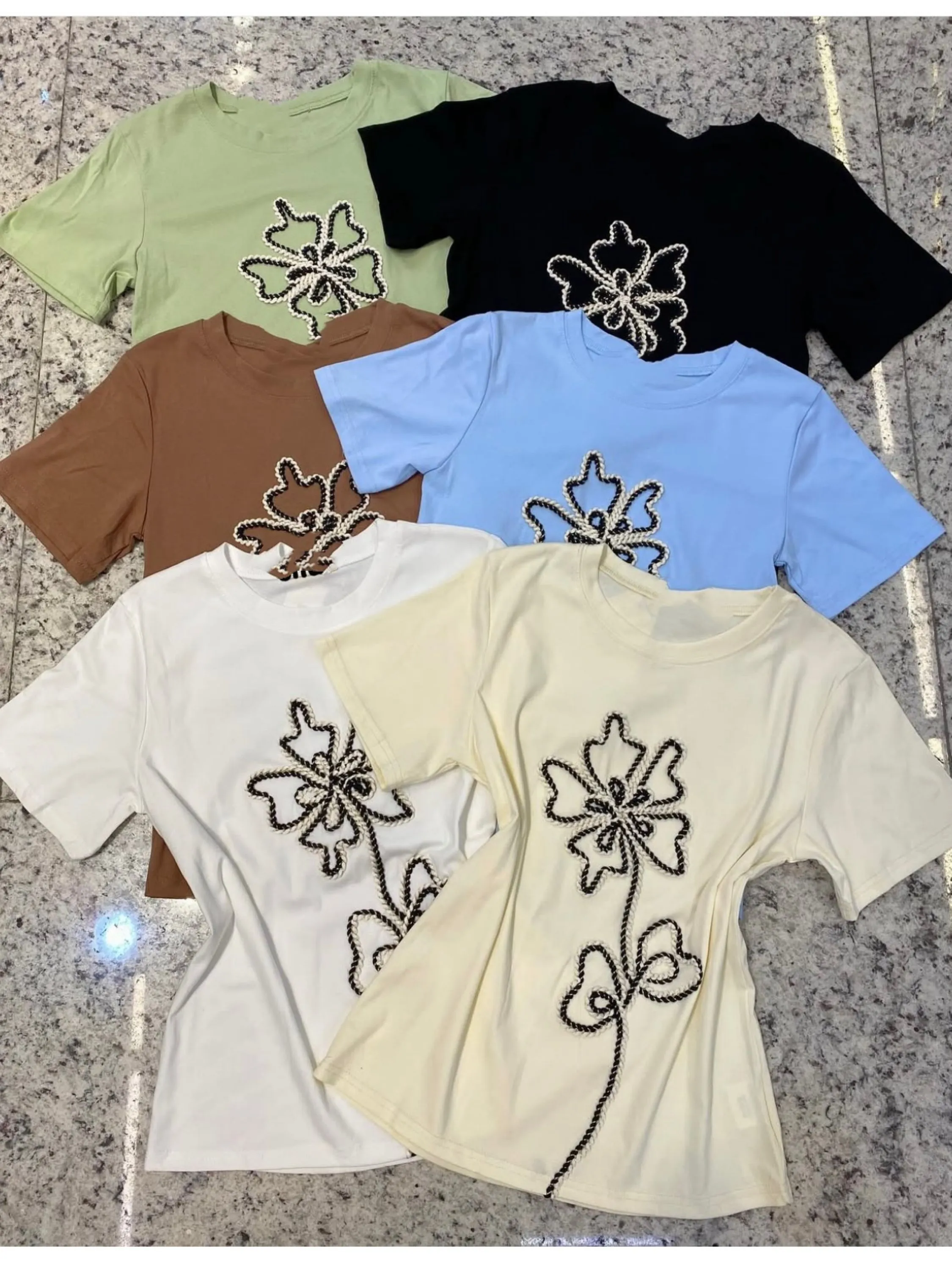 T-shirt com bordado feminina   Enzo
