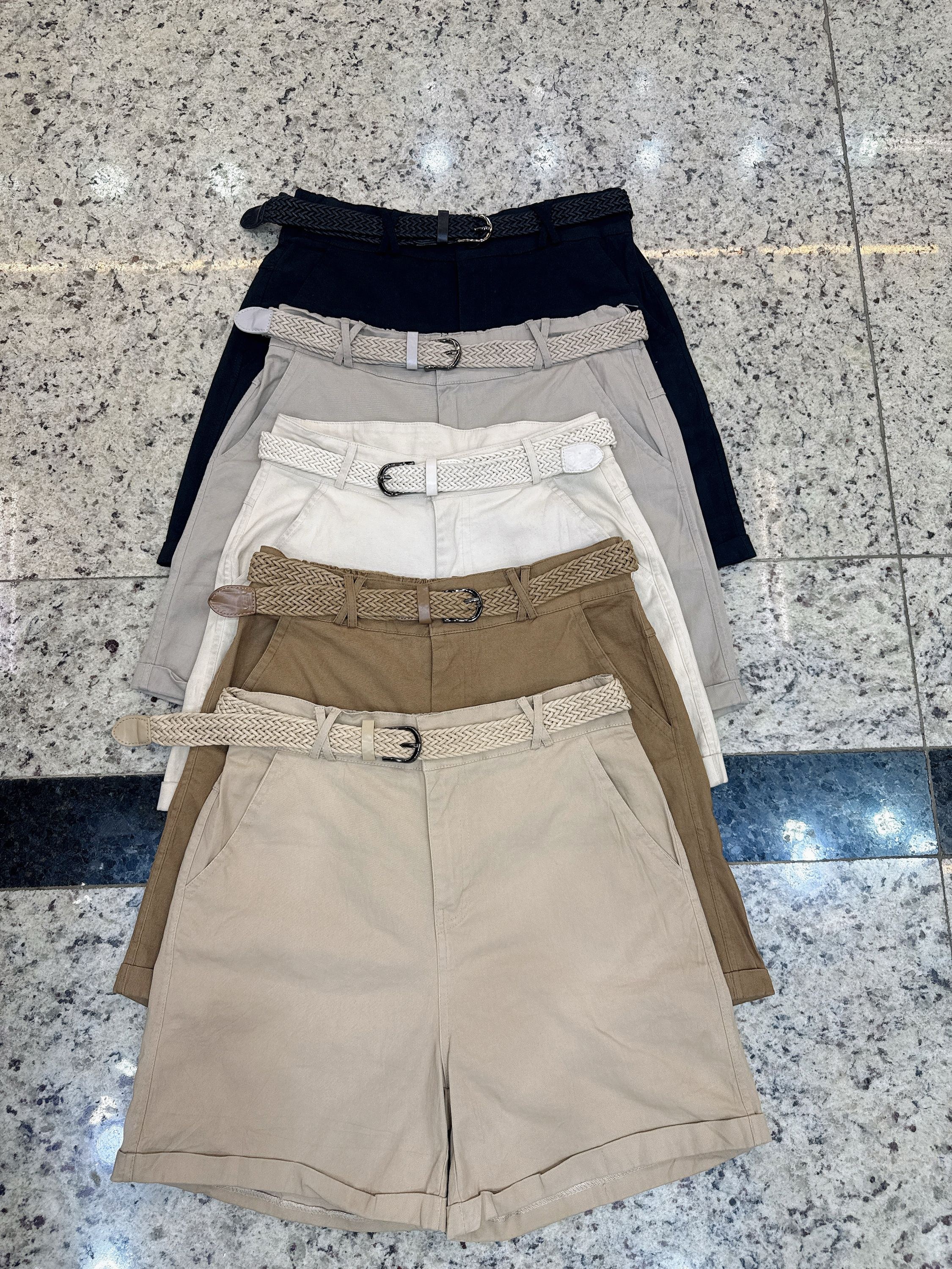 Short com cinto tecido sarja feminina Enzo