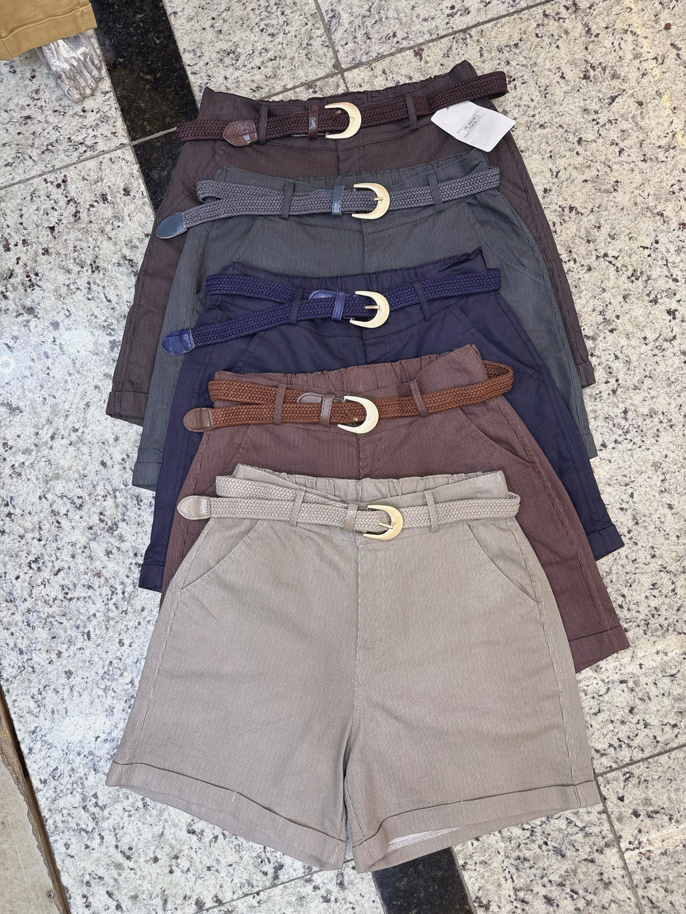 Short com cinto feminina Enzo