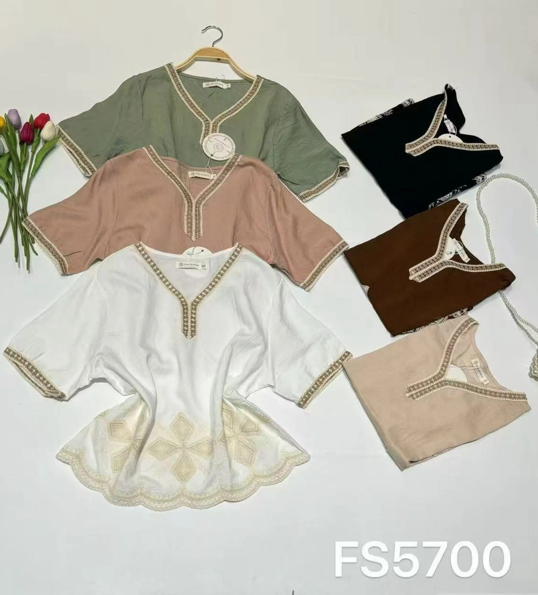 Cropped com bordado feminina    Enzo