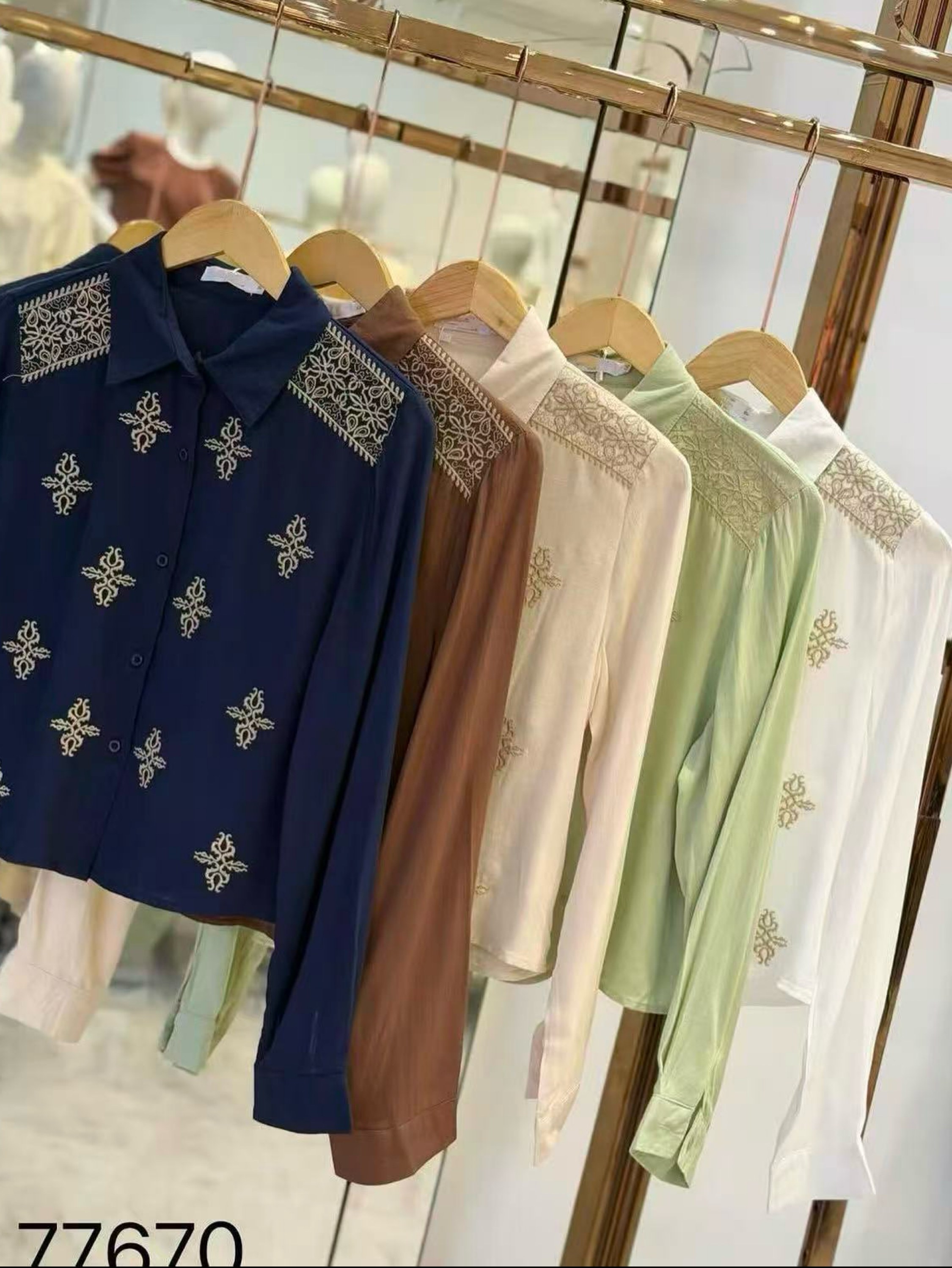 Camisa com bordado feminina    Enzo