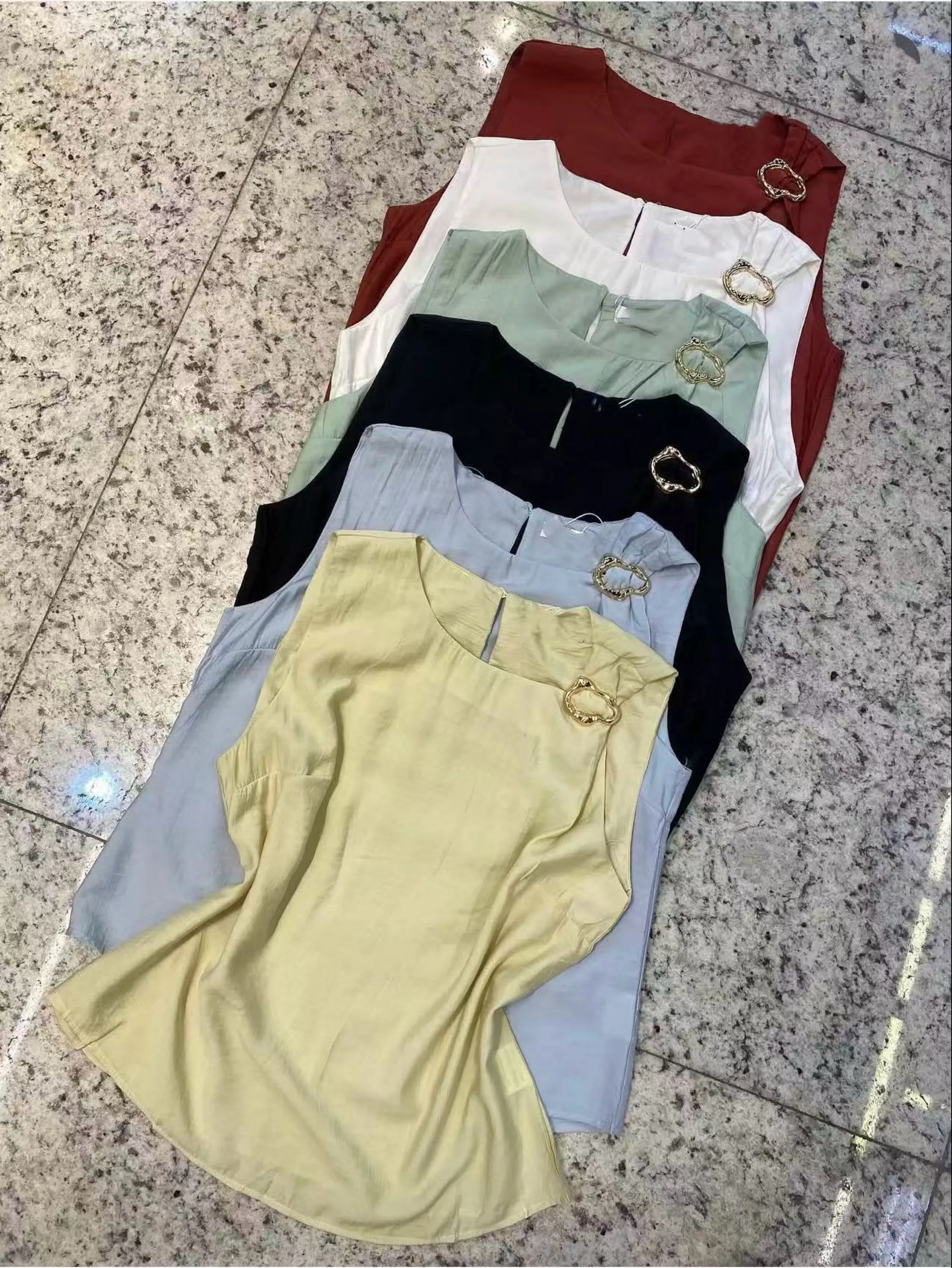 Sem manga feminina Enzo