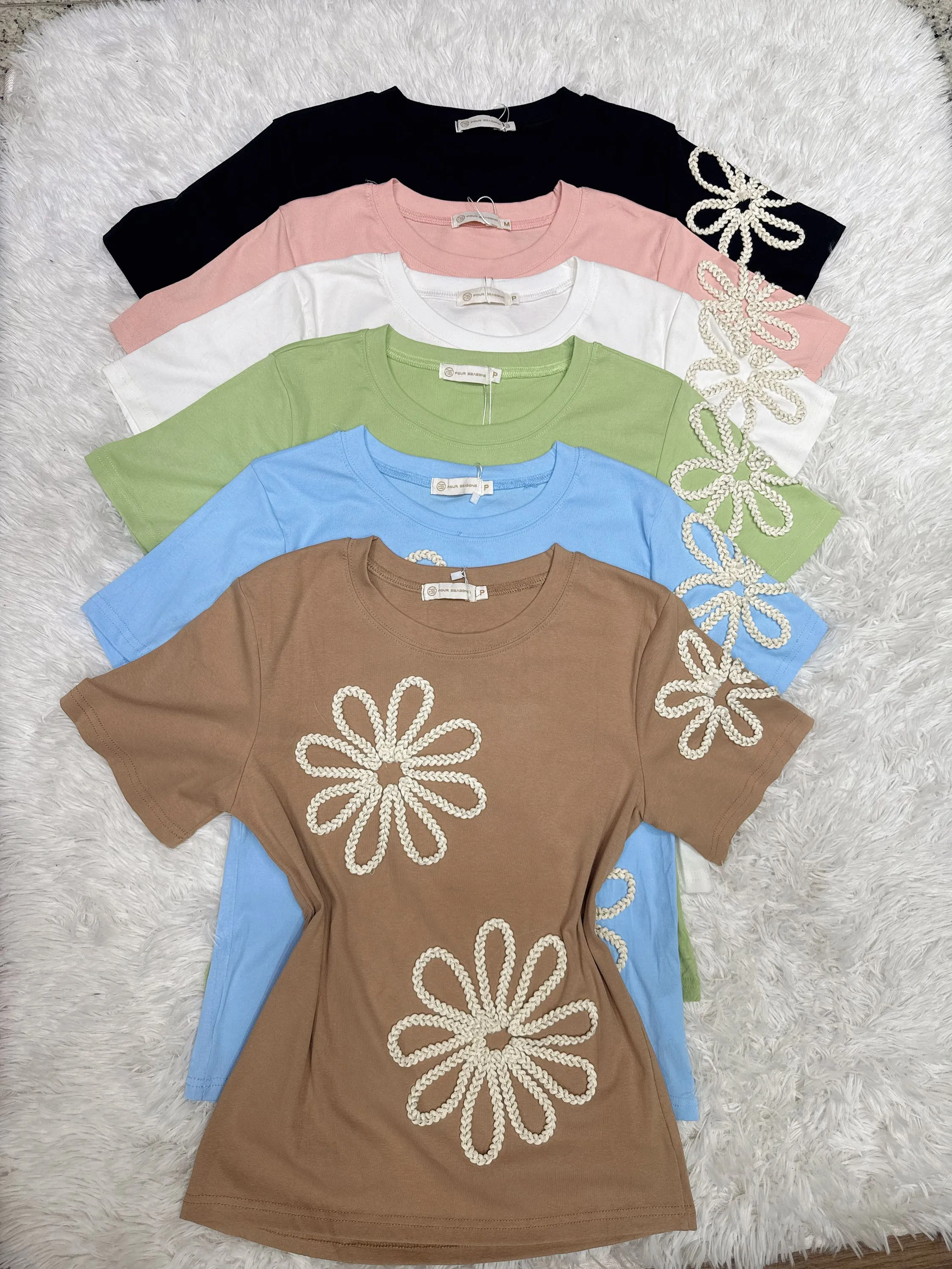T-shirt com bordado feminina    Enzo