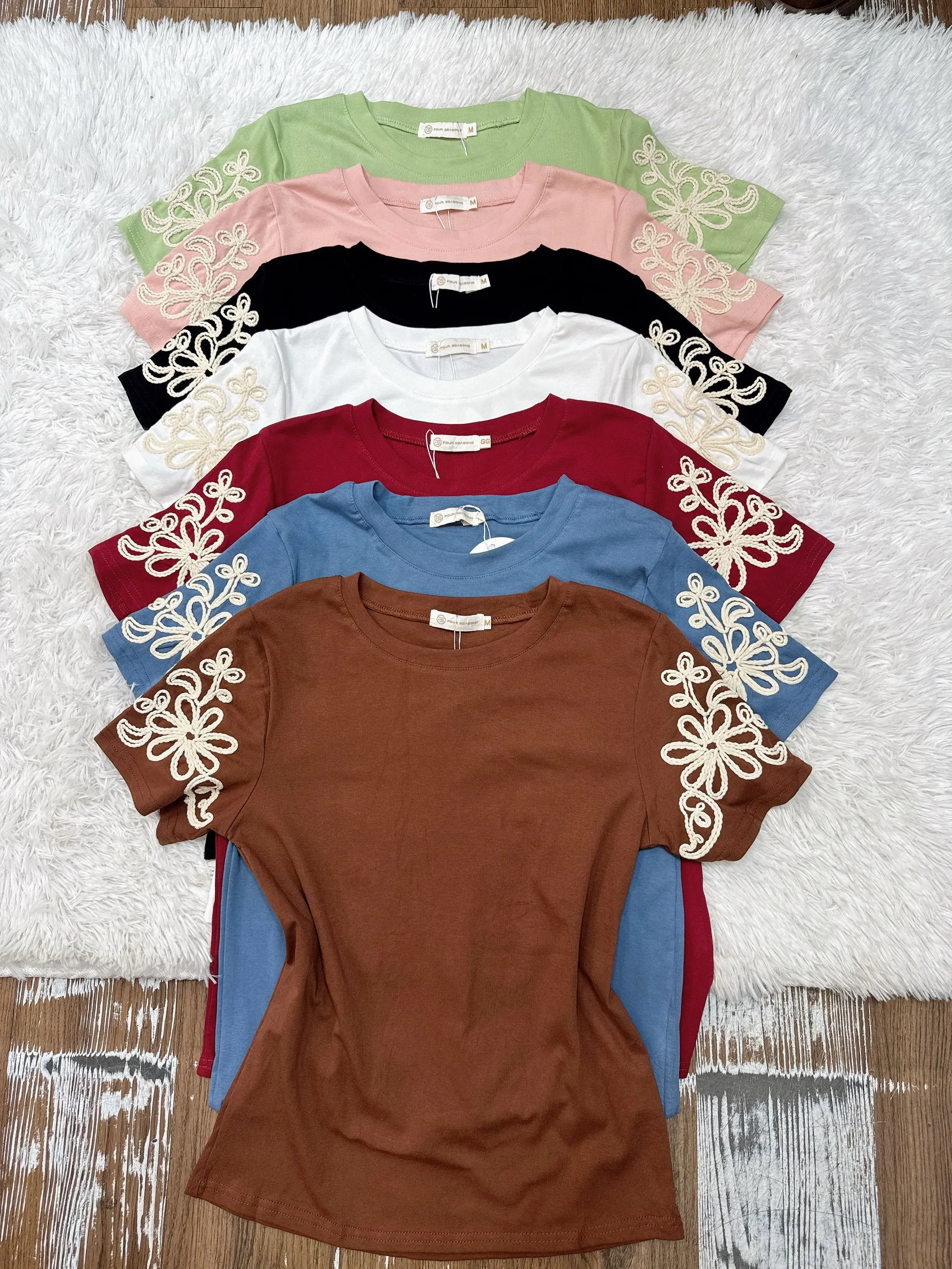 T-shirt com bordado feminina  Enzo