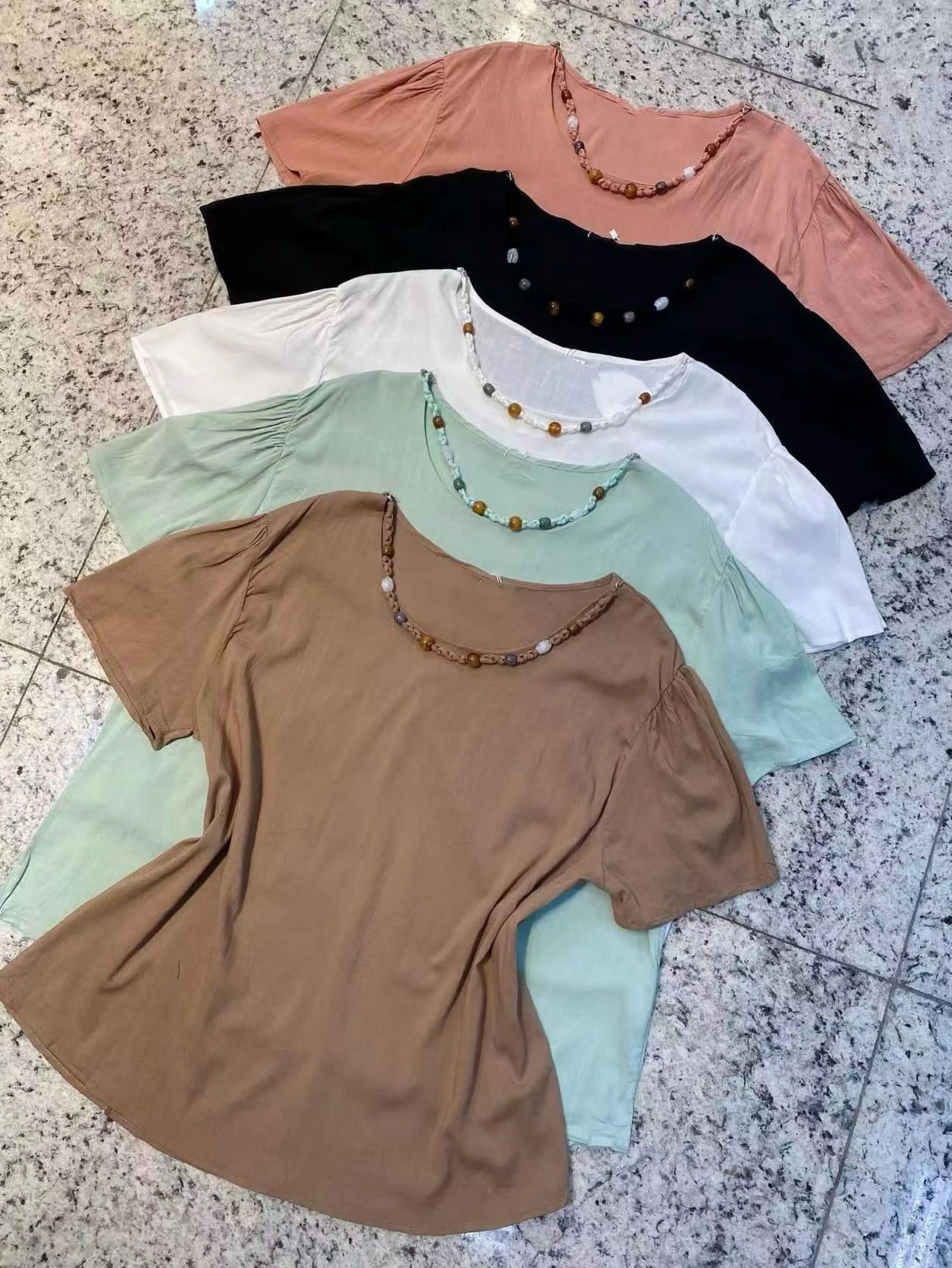 Blusa com colar feminina    Enzo