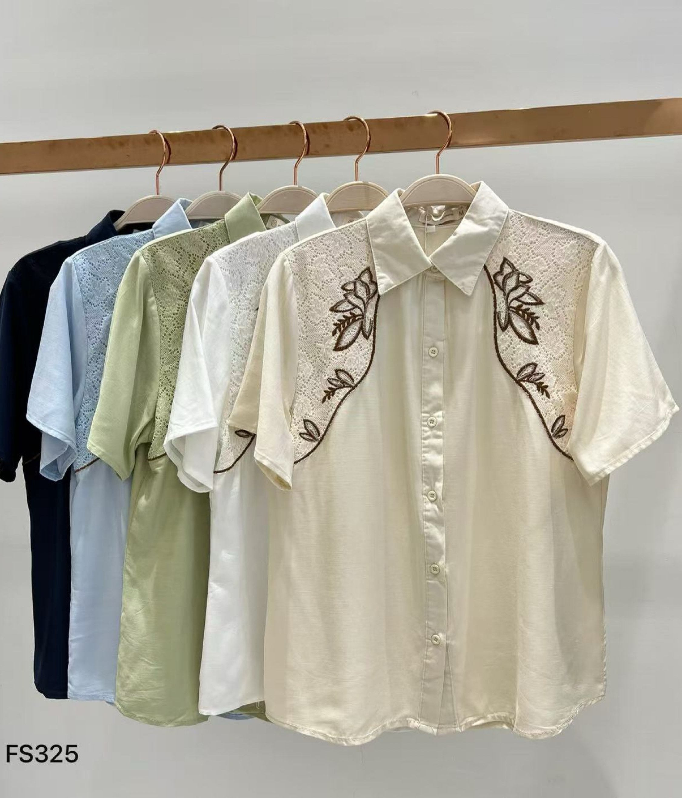 Camisa manga curta com bordado feminina     Enzo