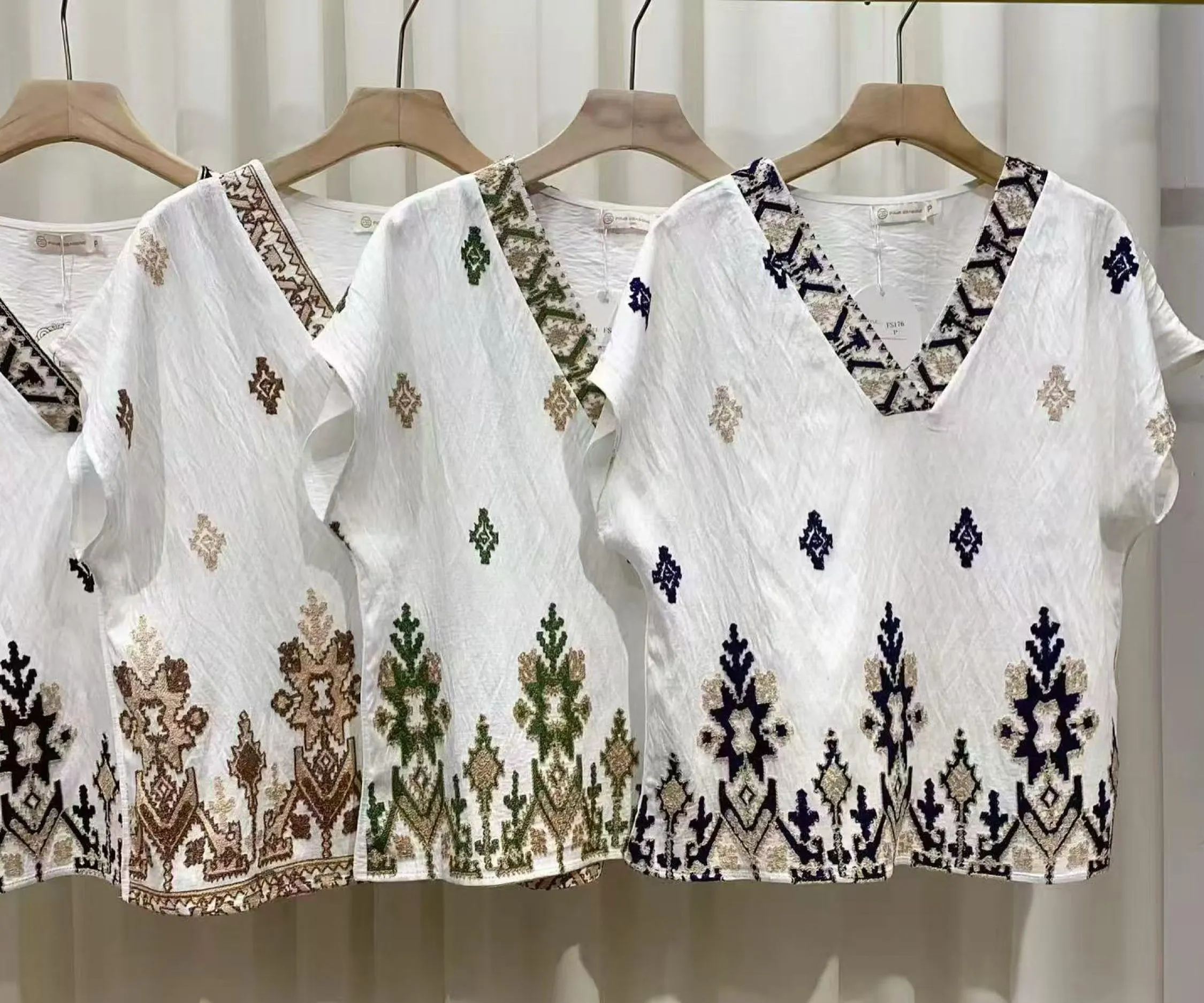 Blusa com bordado feminina    Enzo