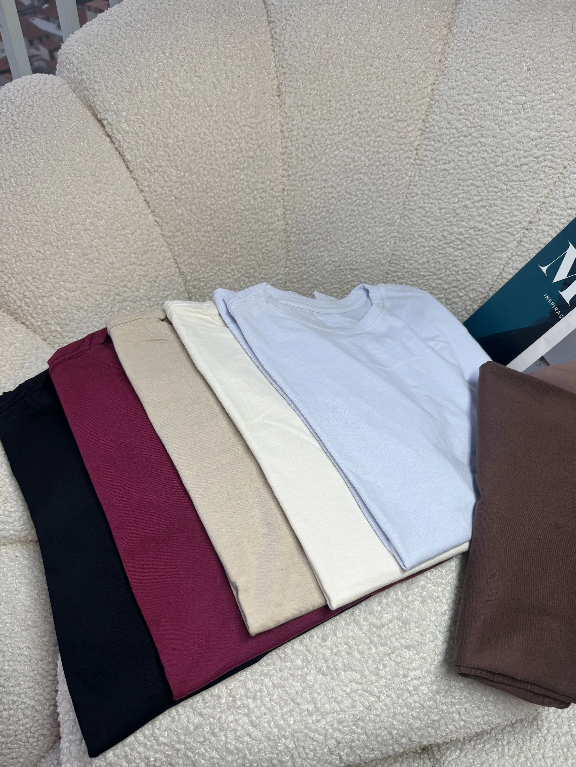T-shirts camiseta LISA gola ribana 100% algodão