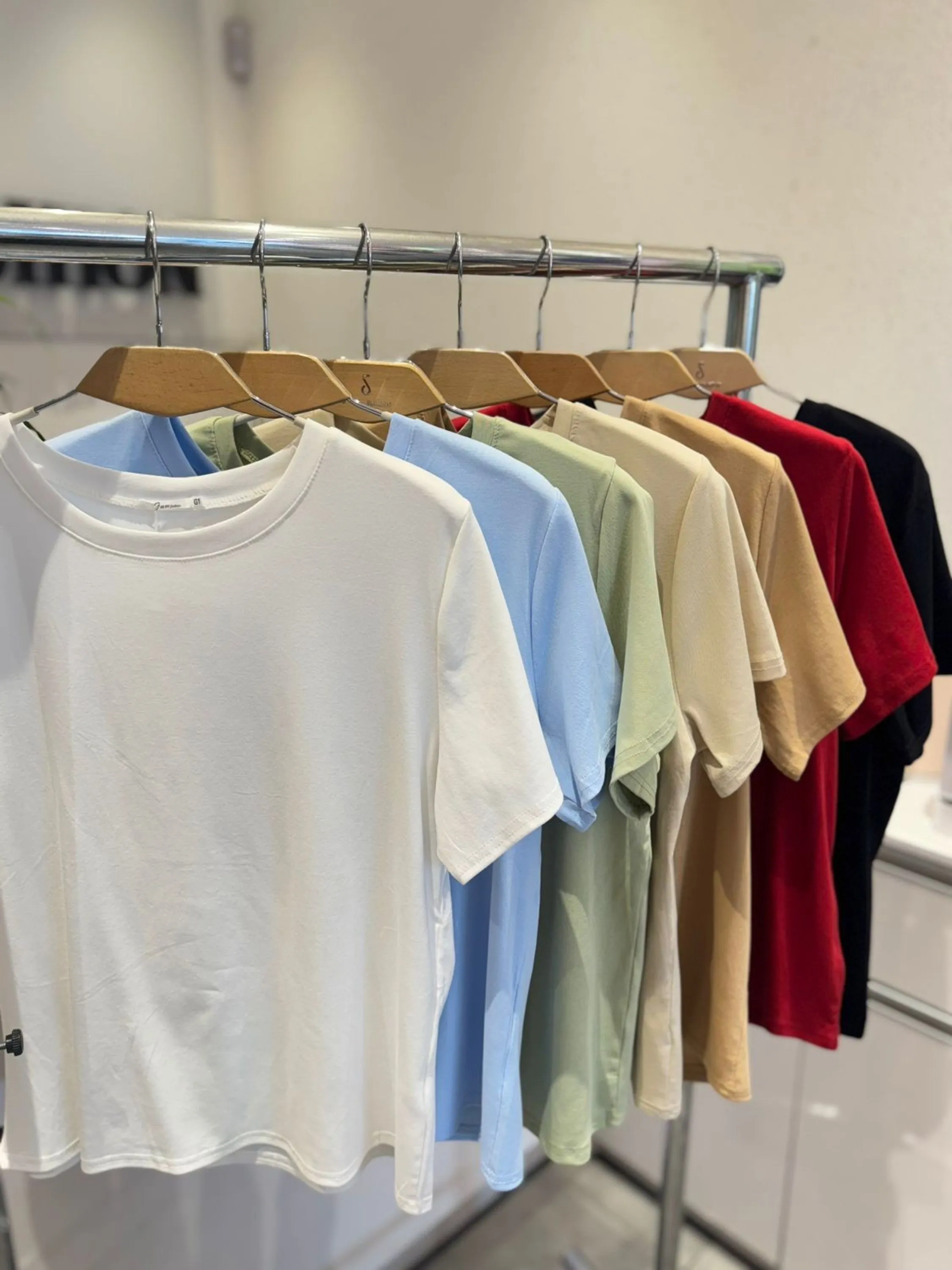 Blusa básica lisa plus