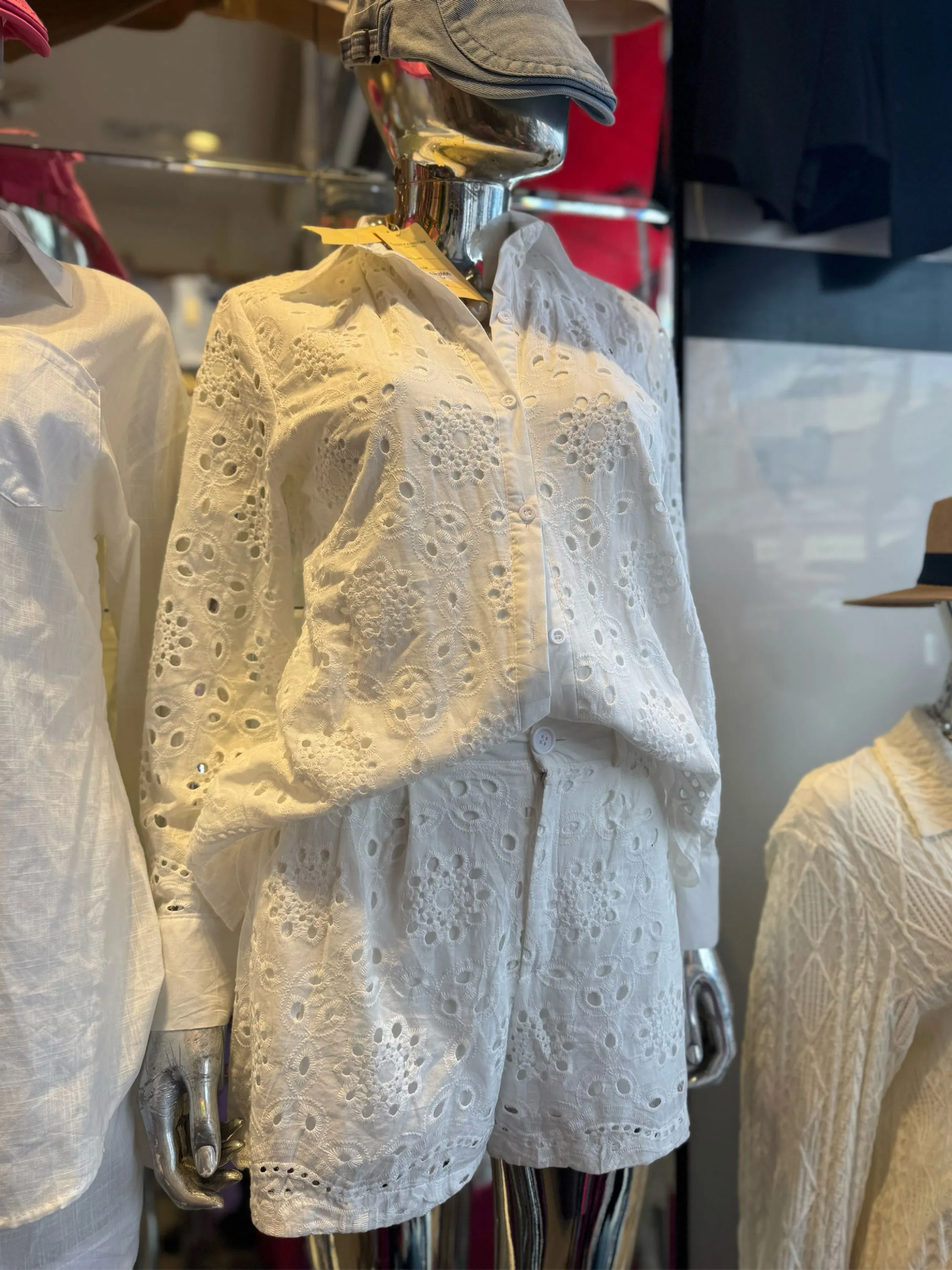 Lançamento de conjuntos camisas com shorts