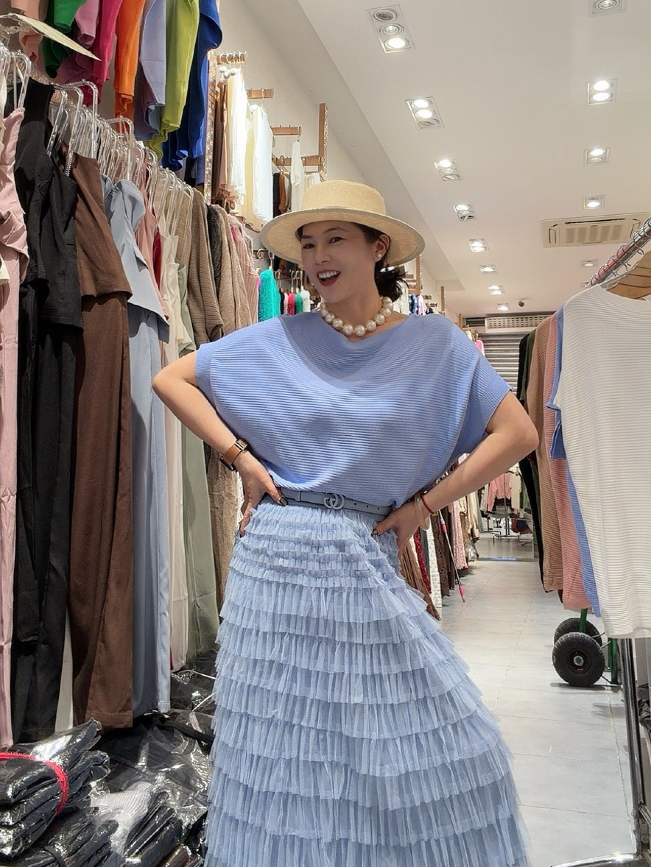 Blusa plissada multicores + saia de tule | Look versátil