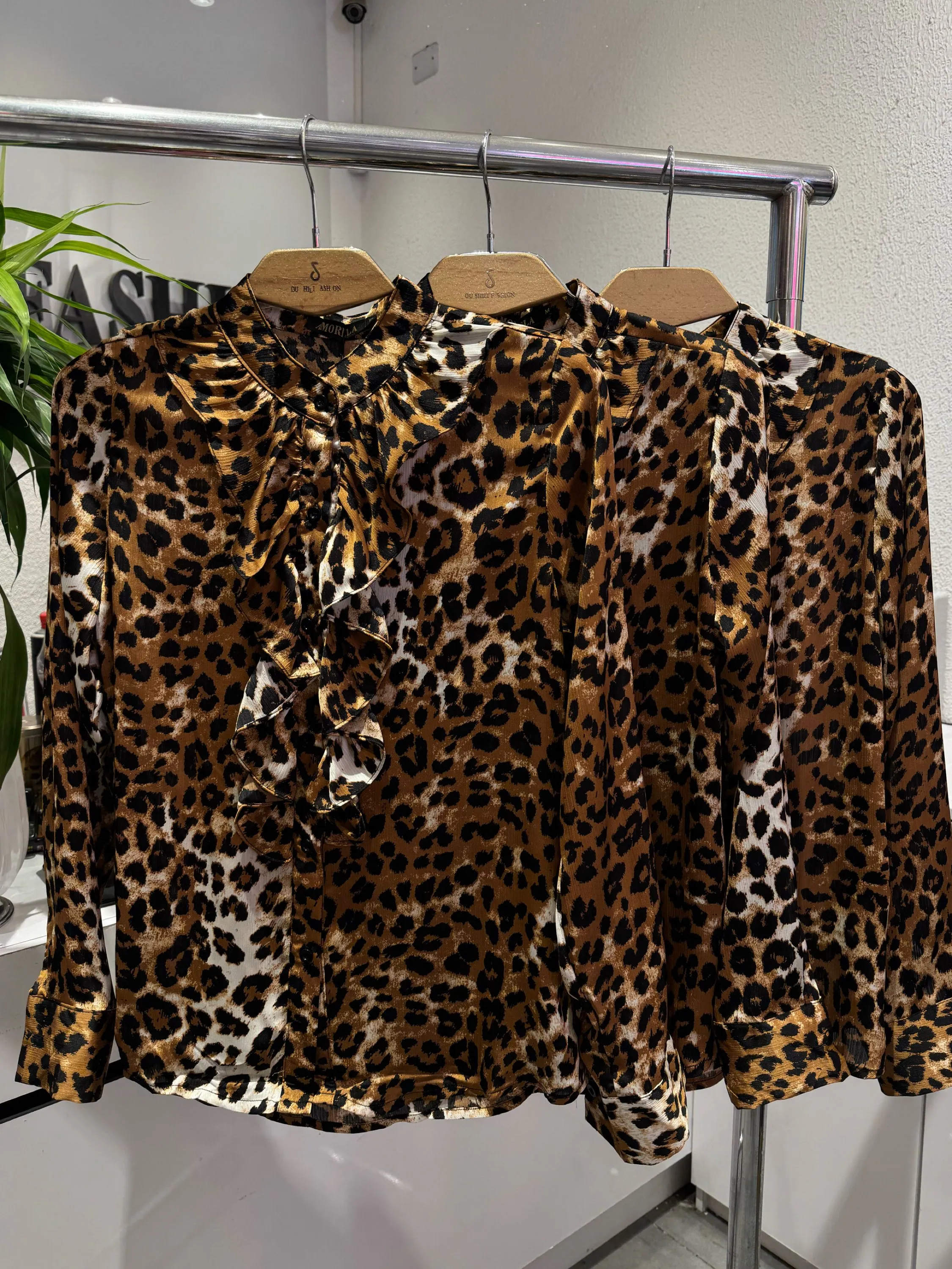 Novidades blusas manga longa de Leopardo