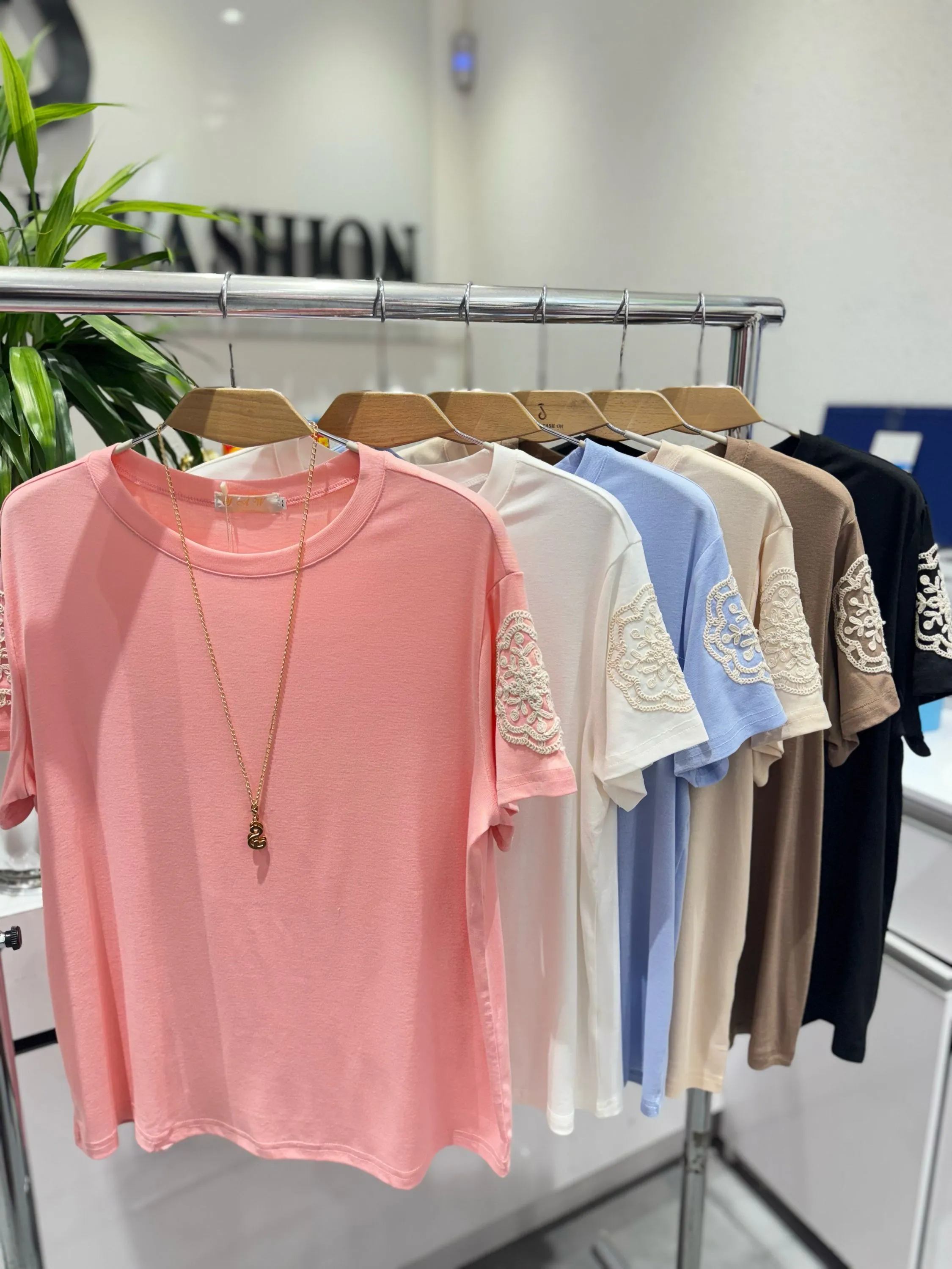 Lançamento de verão camiseta plus sais