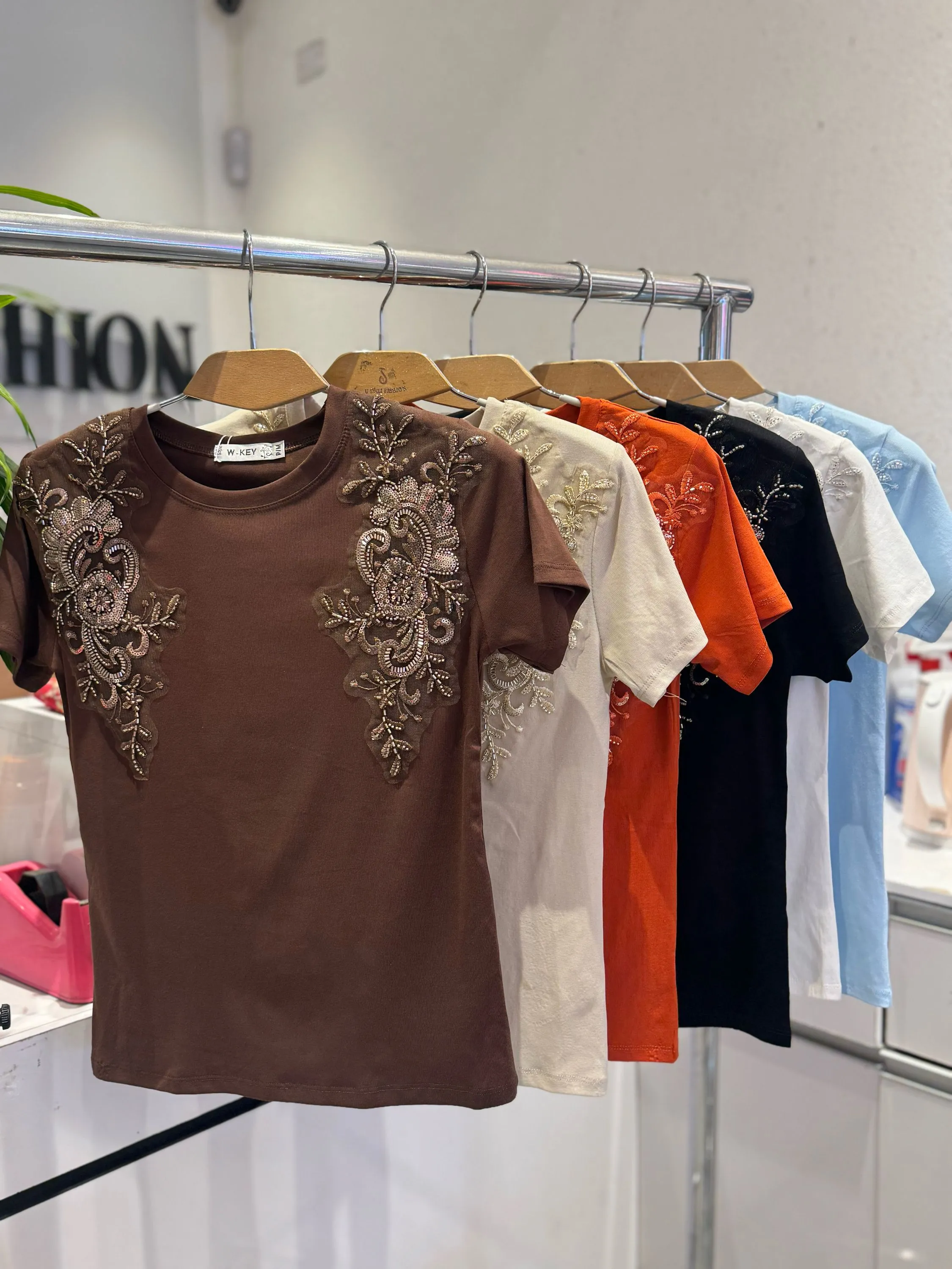 Camiseta com brilho 💖