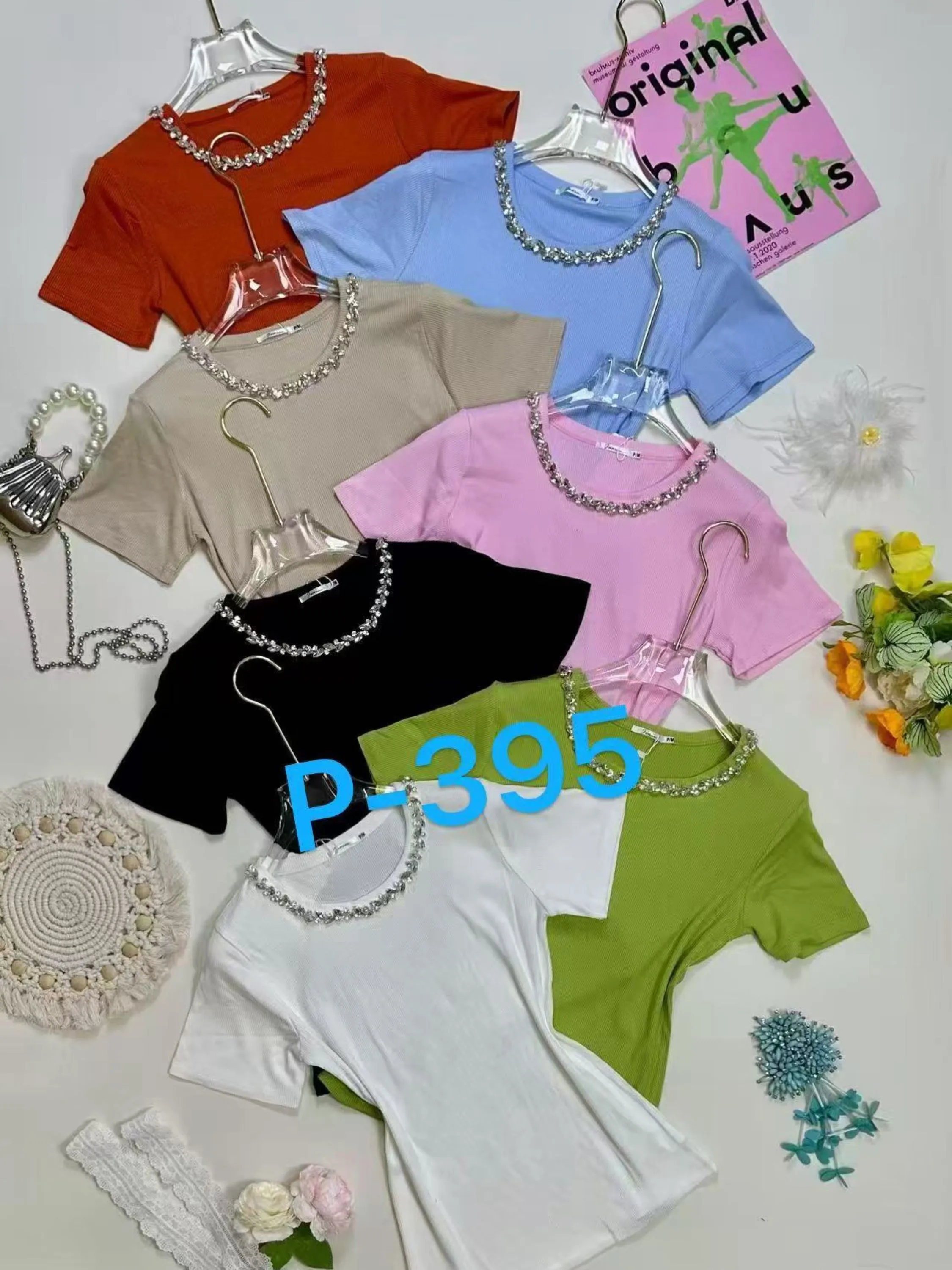 Novas camiseta gola com brilho