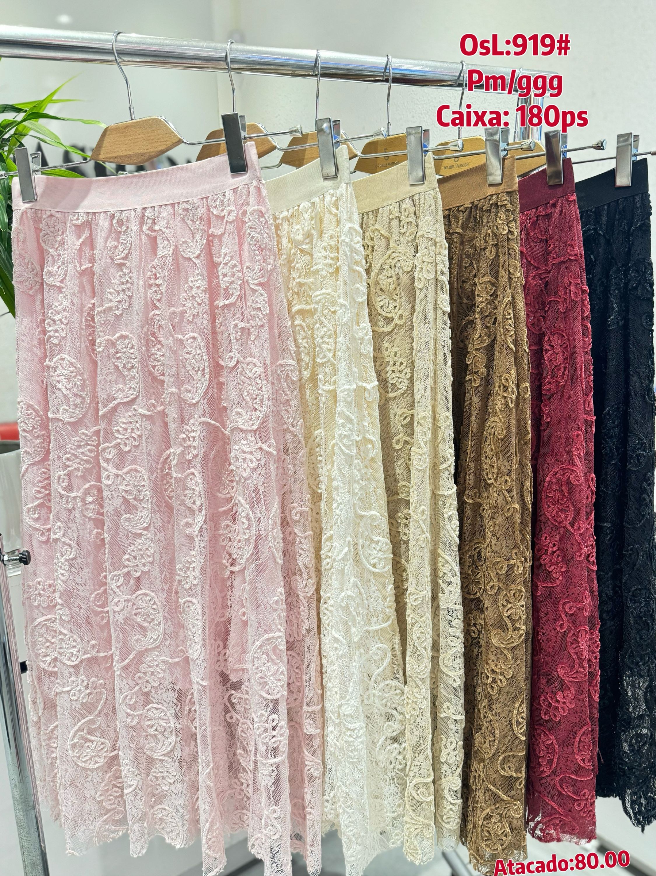 Novas de saia patê com brilho