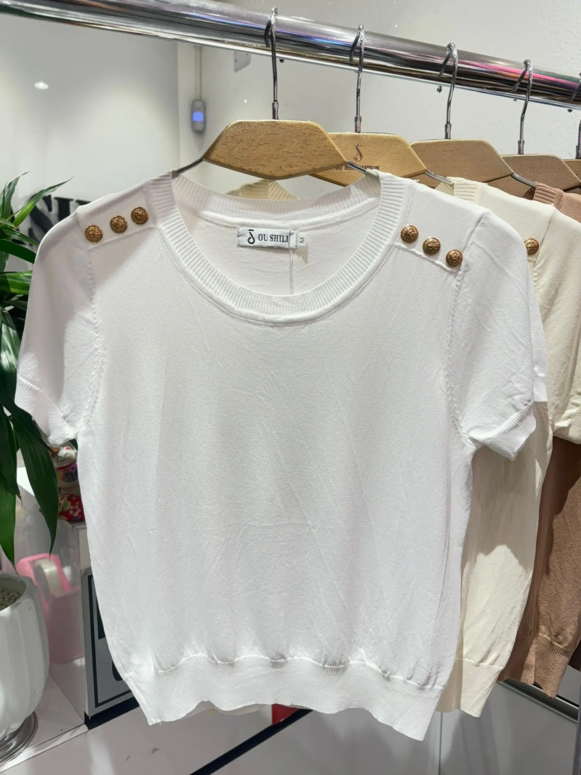 Blusa malha modal com botões