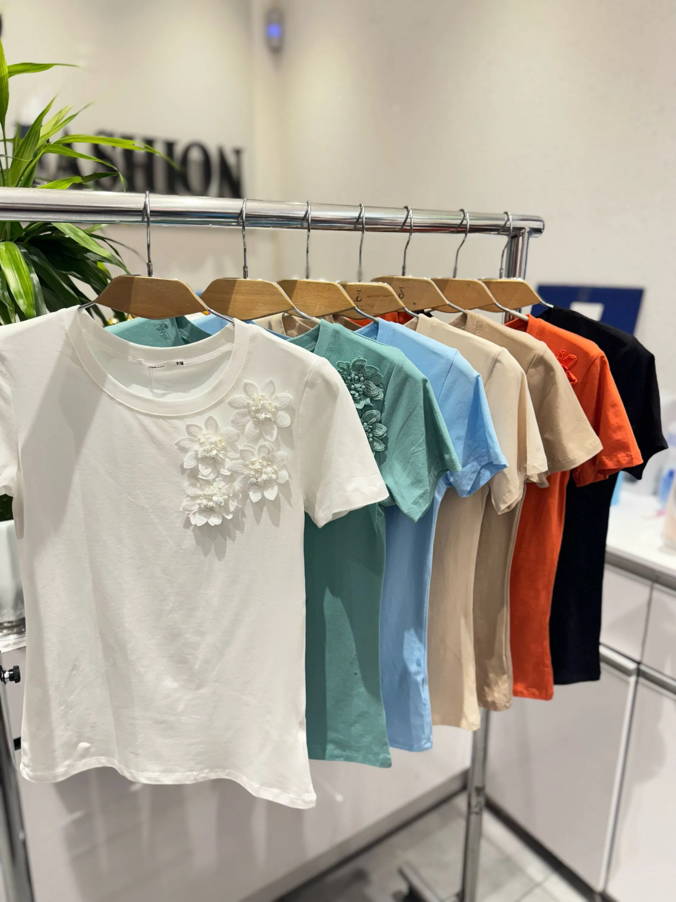 Lançamento de camiseta com flor 🌺 3D