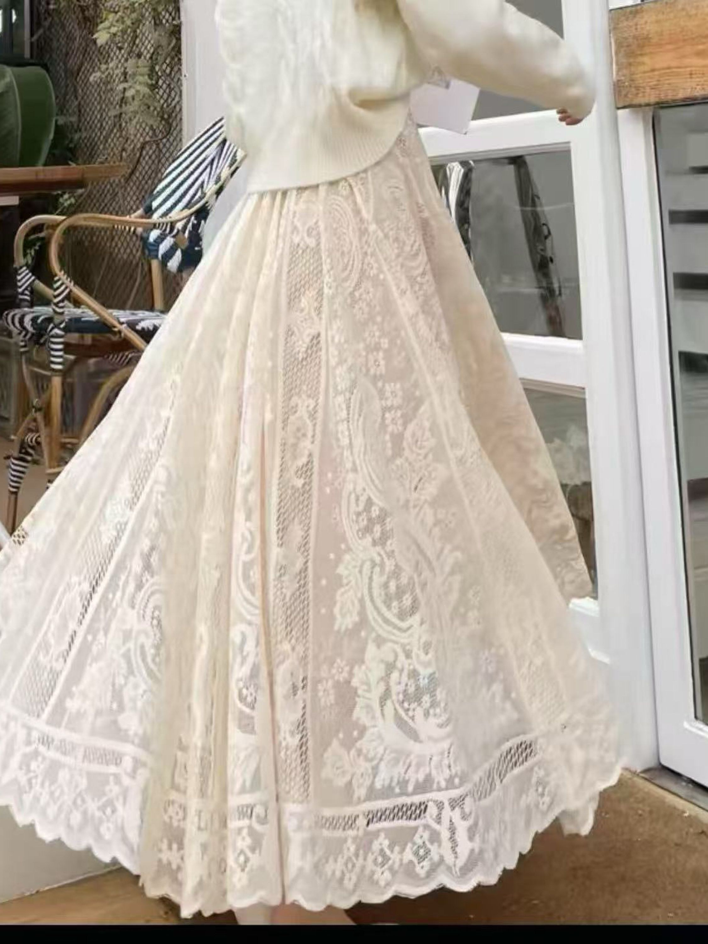 Lançamento de saia renda MIDI