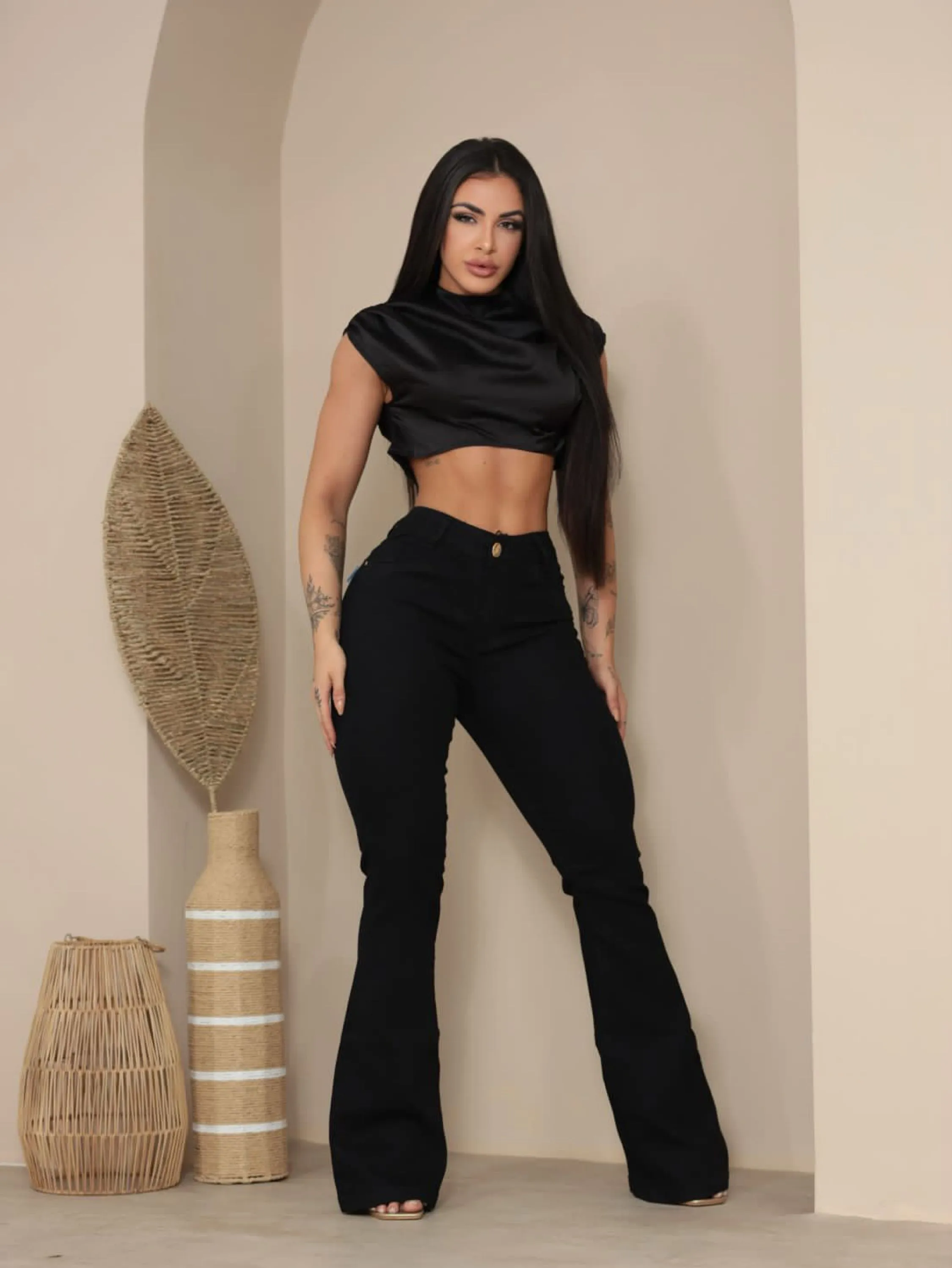 Calça Flare Preta com Lycra