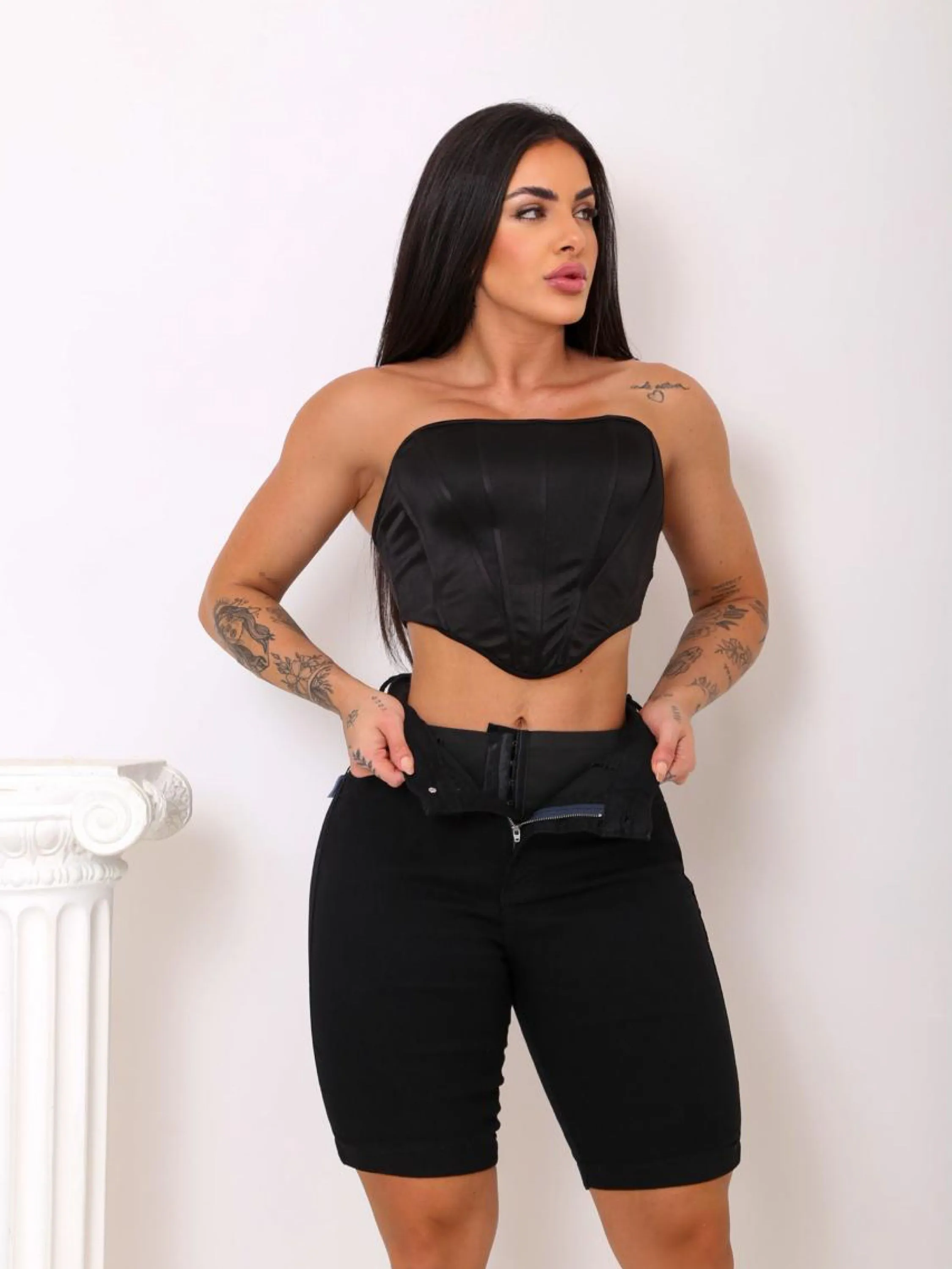 Bermuda Cinta Modeladora com Lycra - Preta