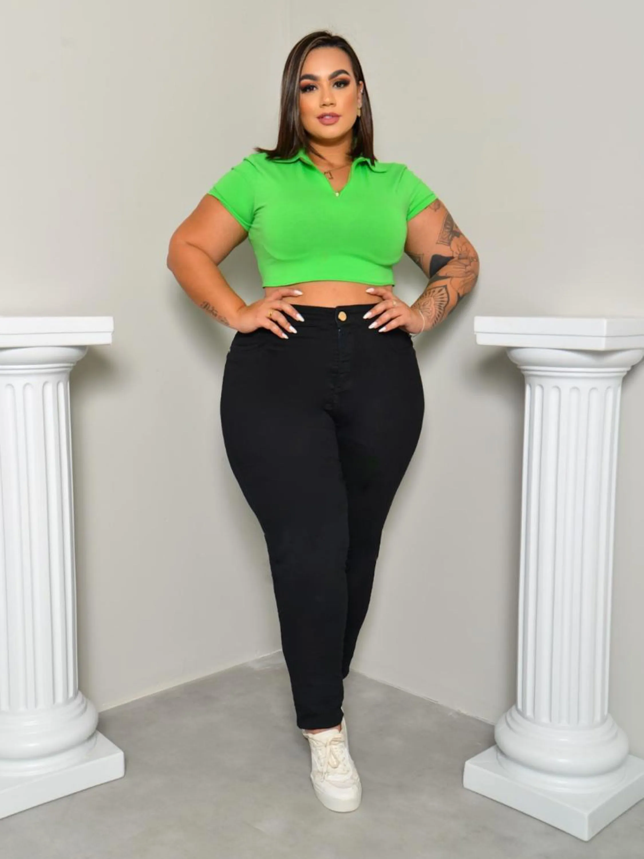 Calça Plus Size Preta com Lycra