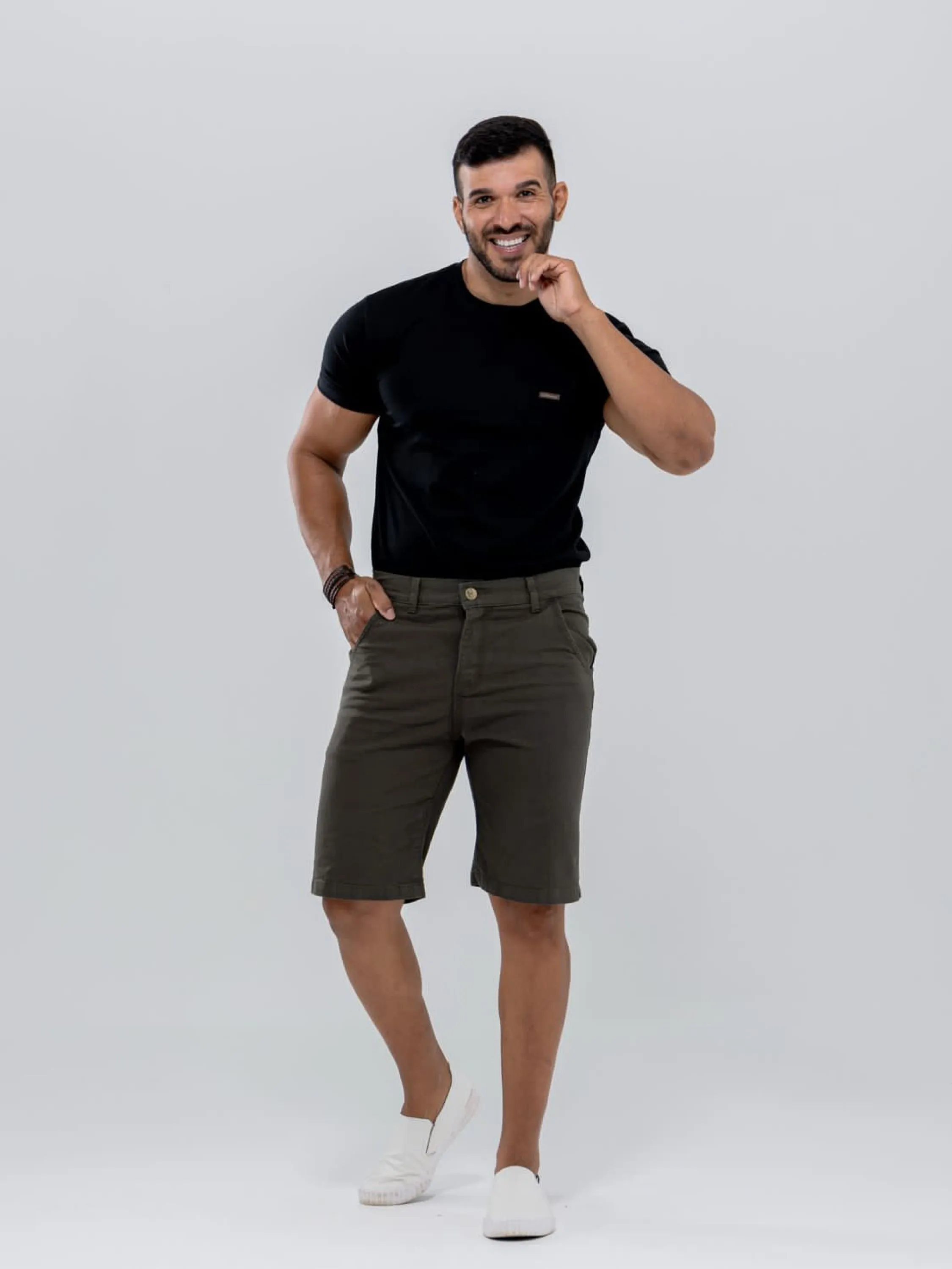 Bermuda Masculina com Lycra - Verde Militar