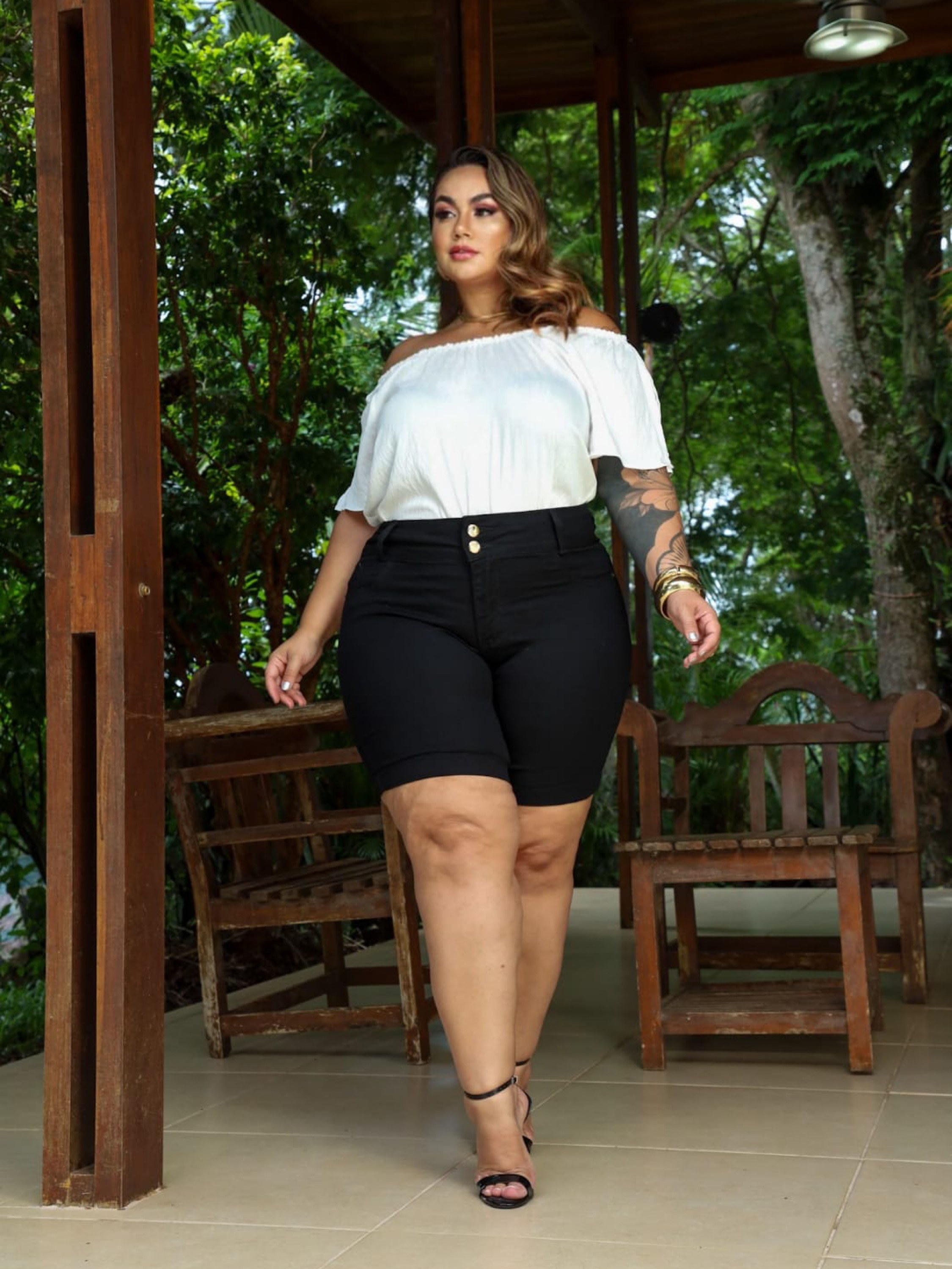 Bermuda Plus Size com Lycra - Preta
