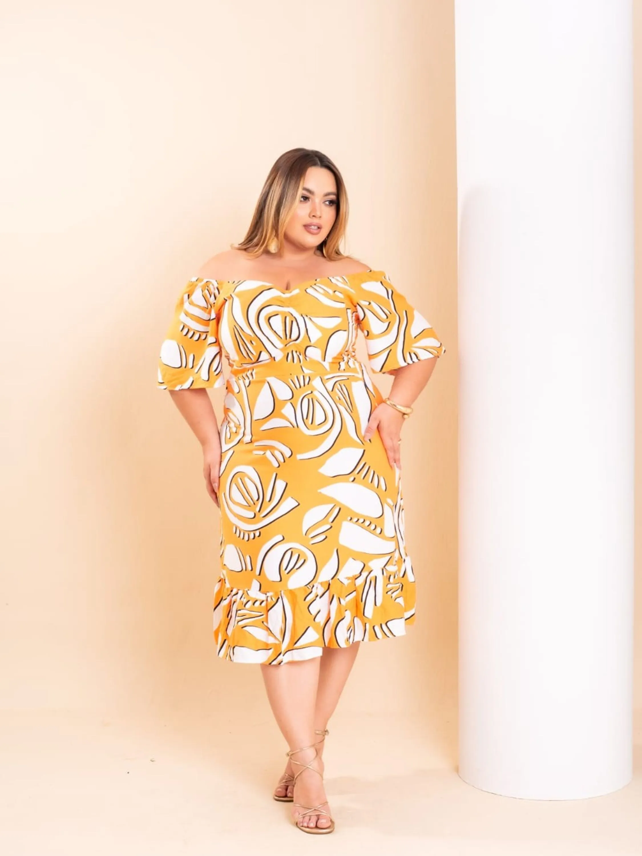 Vestido midi plus size viscolinho