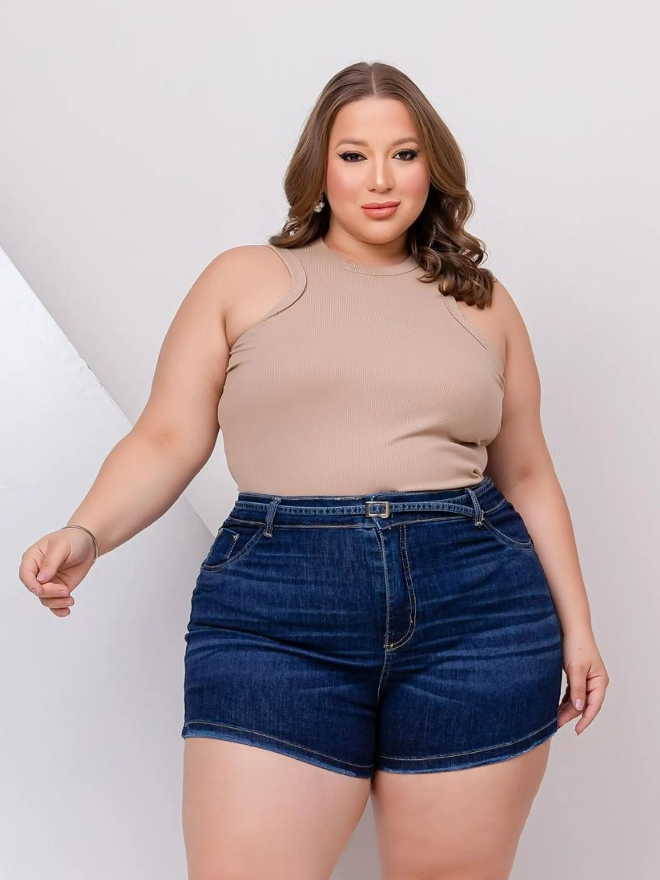 SHORT PLUS SIZE JEANS LYCRA COM CINTO