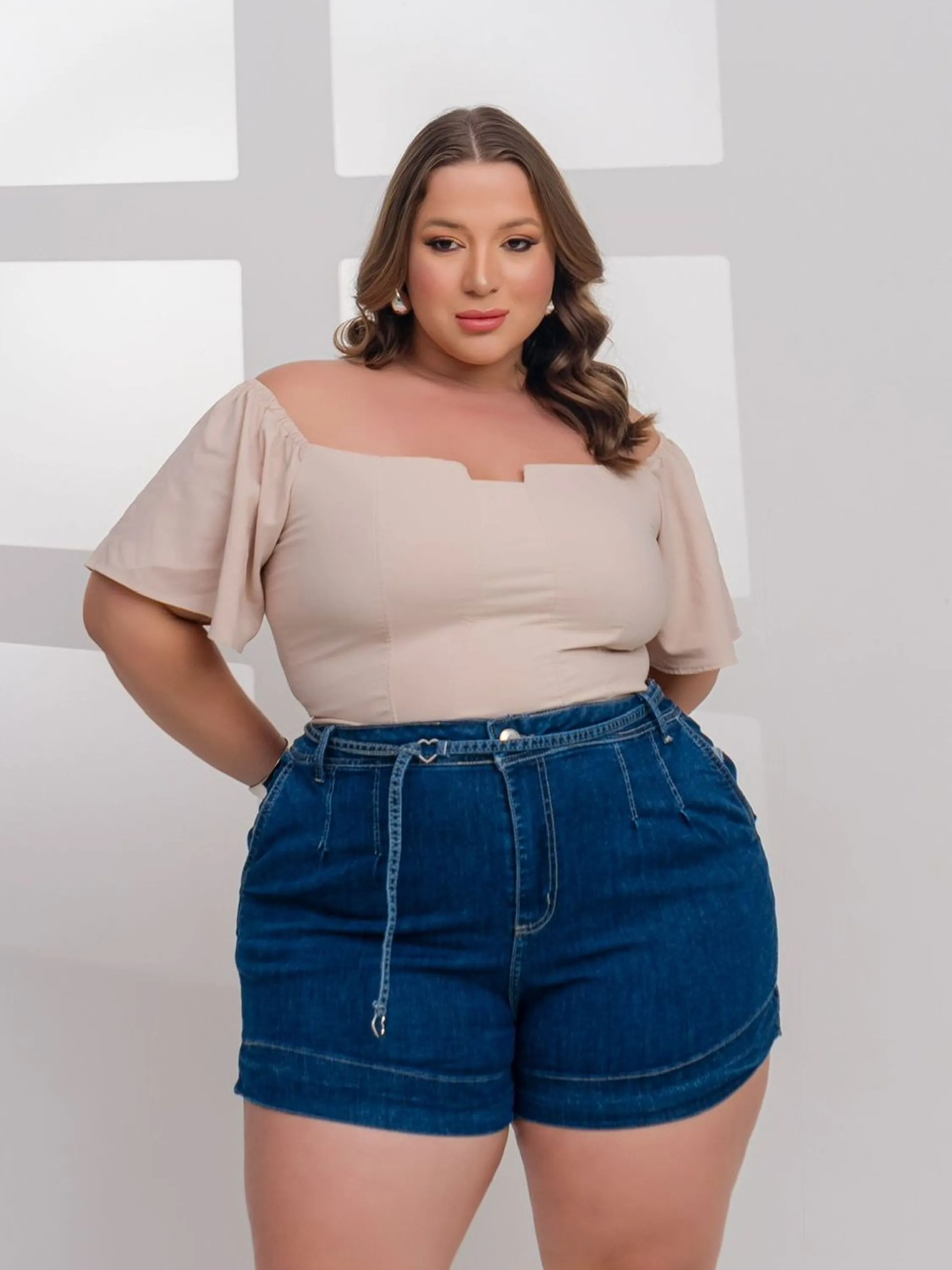 SHORT PLUS SIZE JEANS LYCRA COM CINTO