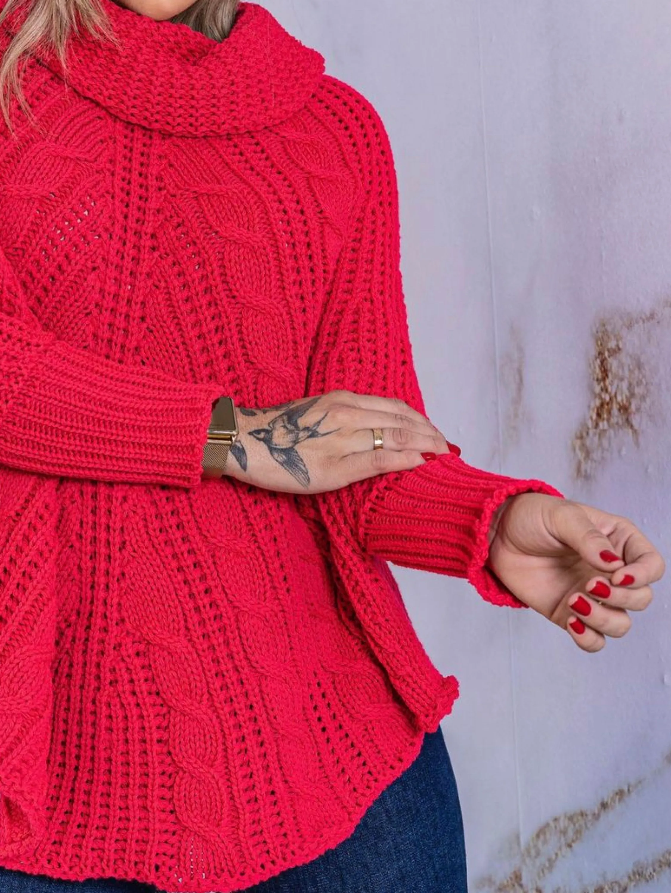 Poncho de tricot   Trabalhado com tranças   Sucesso de  vendas !!!