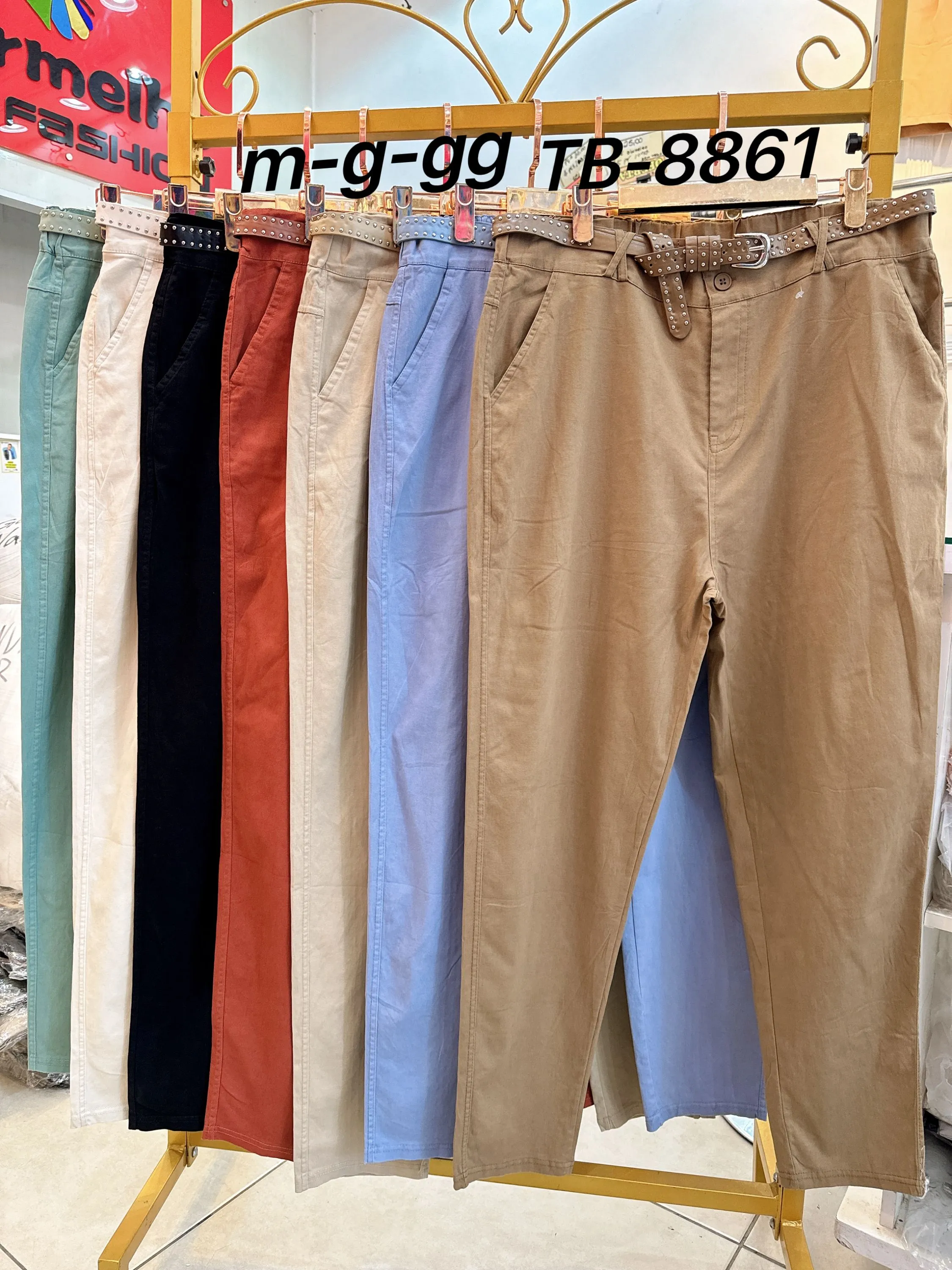 Calça sarja plus size com cinto_TB8861