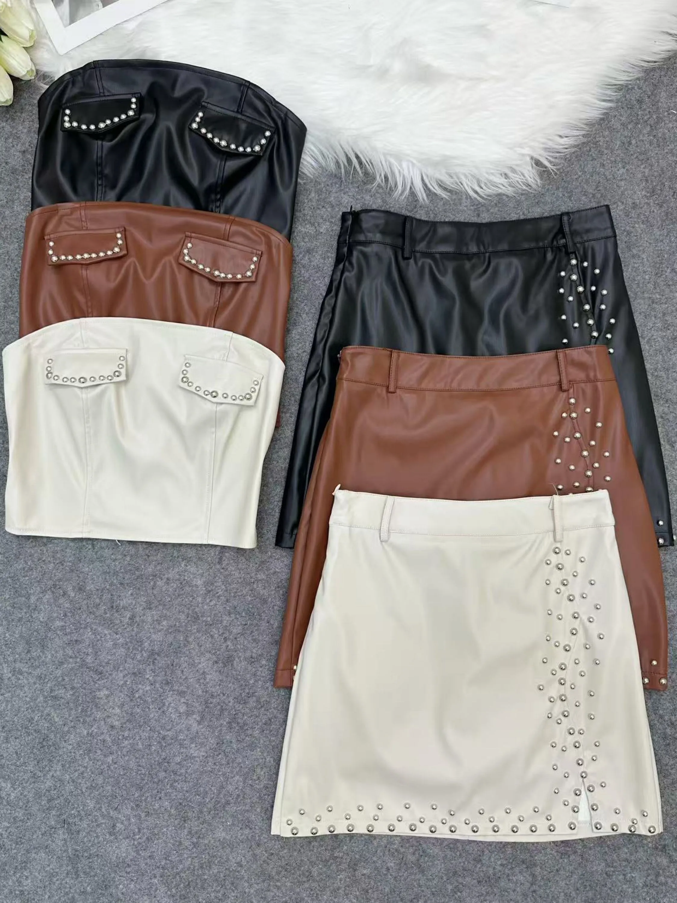 Fancy modas conjunto couro cropped com saia