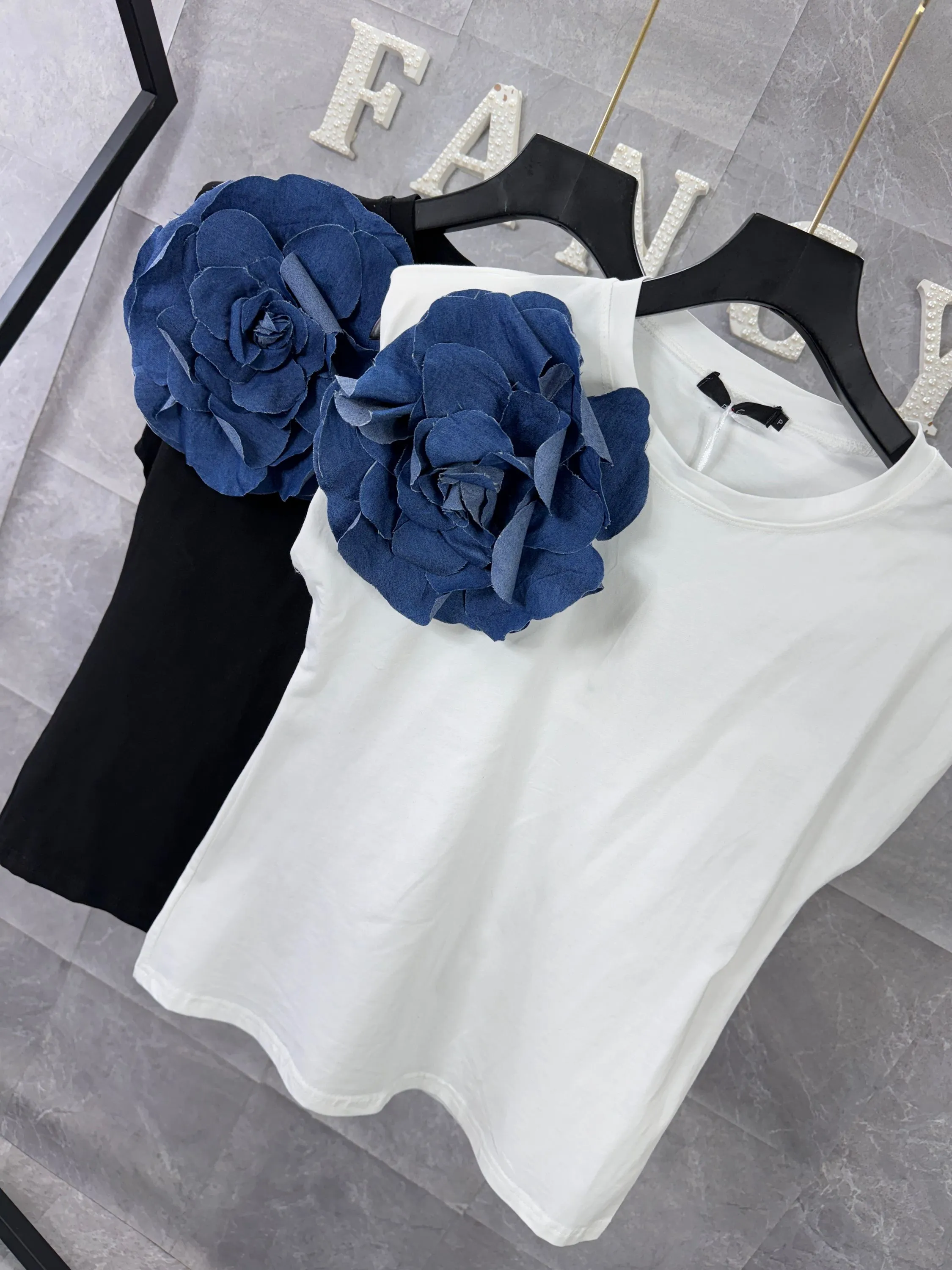 Fancy modas blusa T-shirt flor jeans