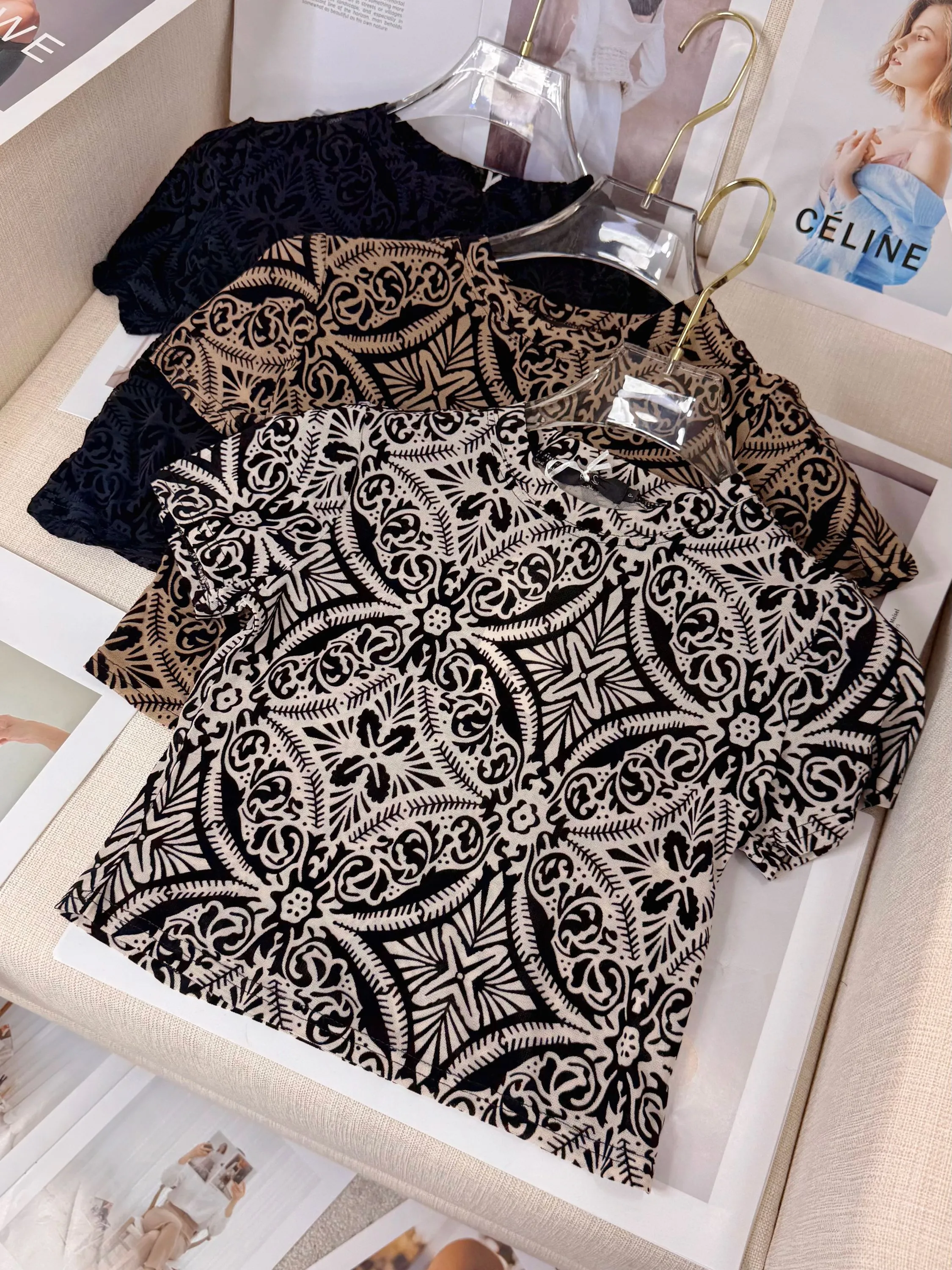 Fancy Modas cropped estampado