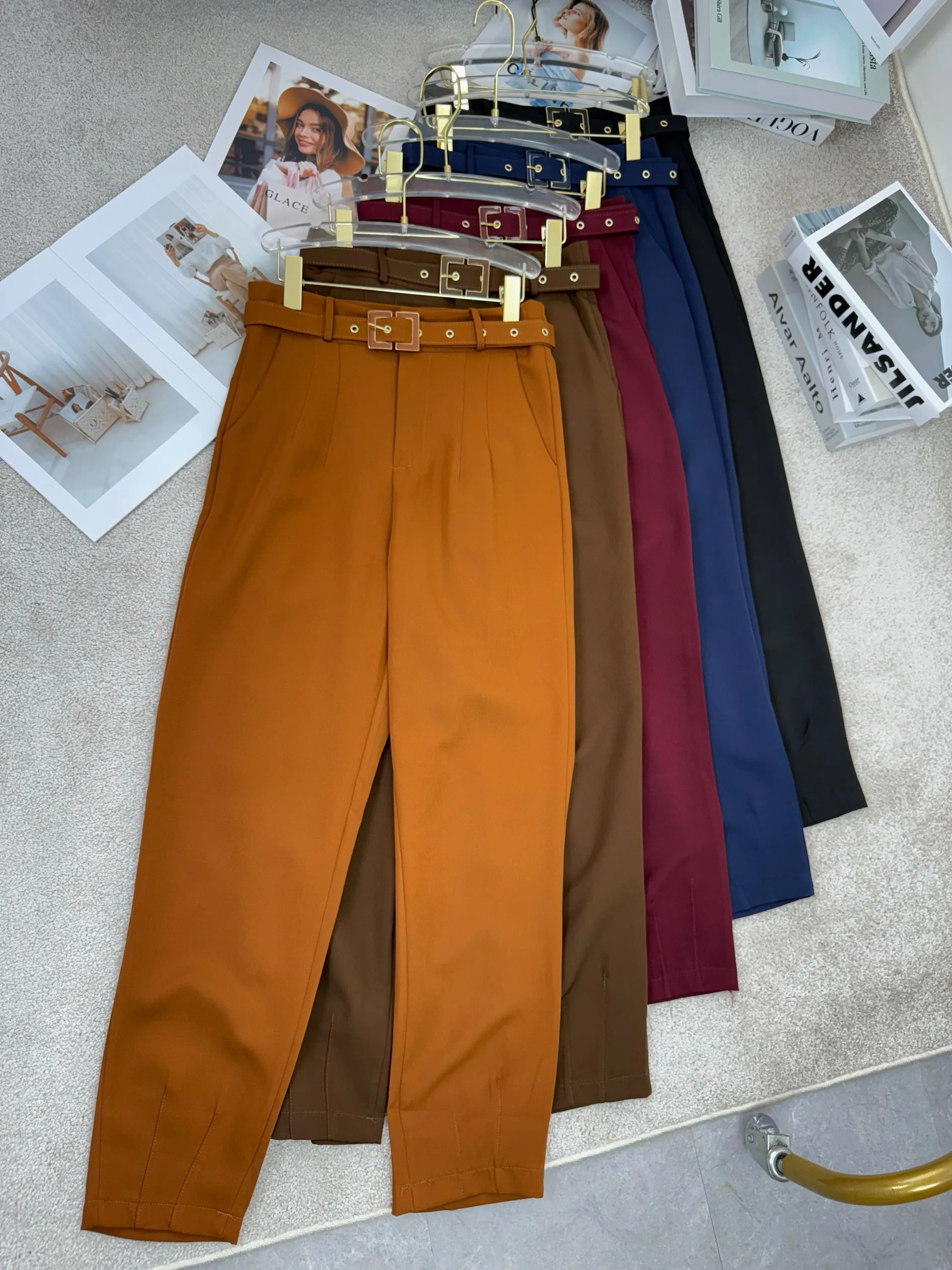 Fancy Modas calça alfaiataria com cinto