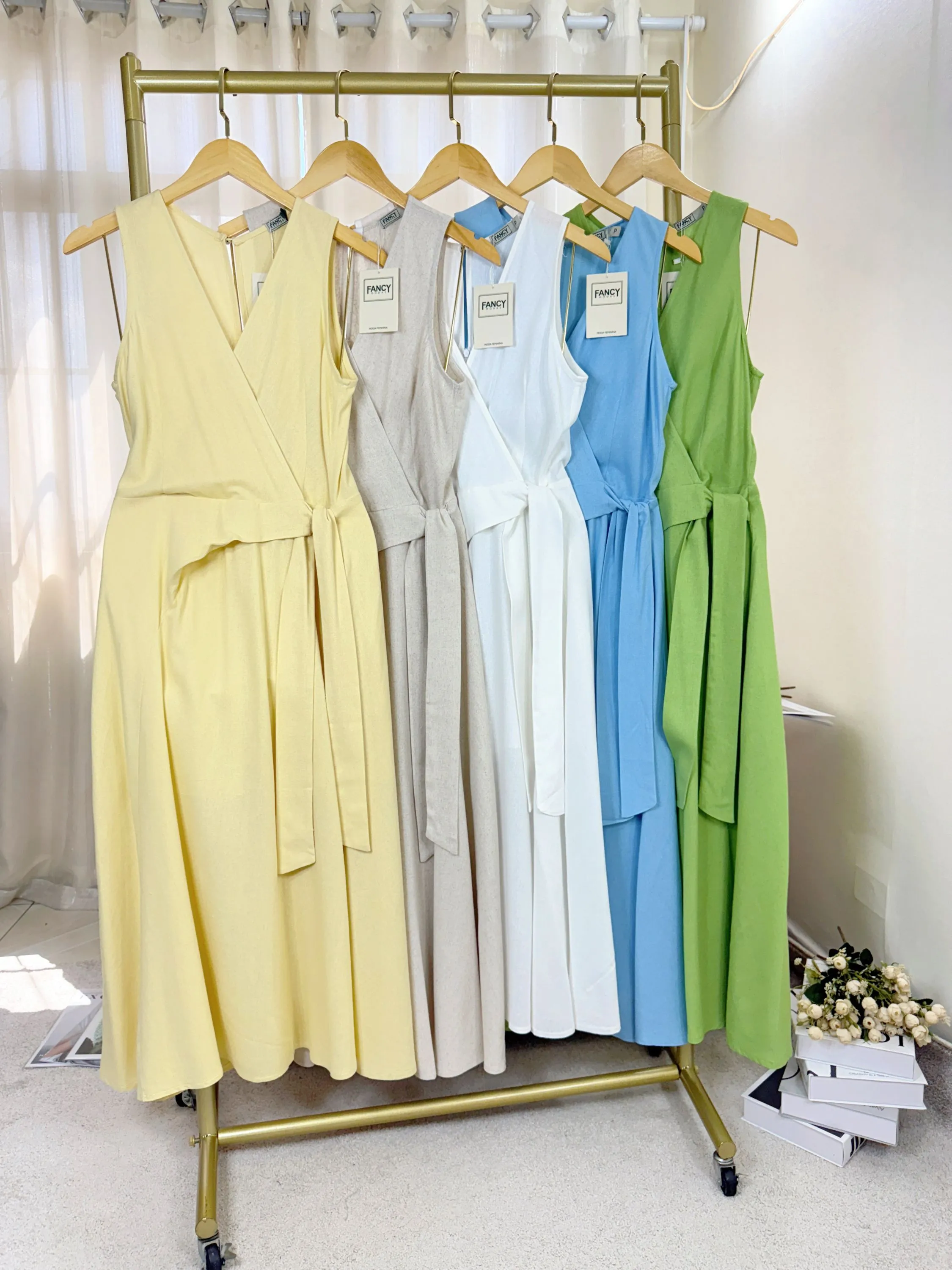 Fancy Modas vestido decote