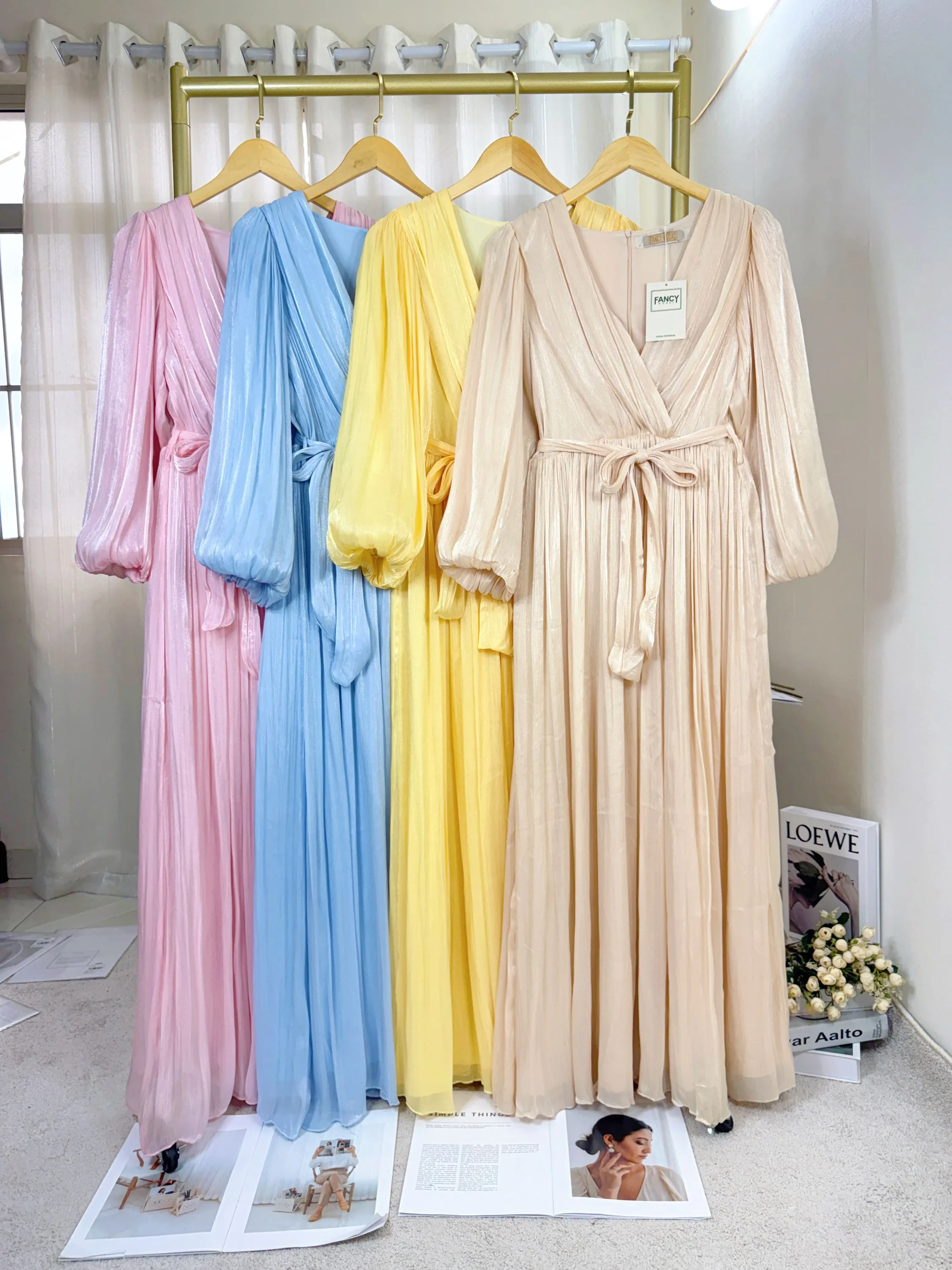 Fancy Modas vestido manga longa acetinado